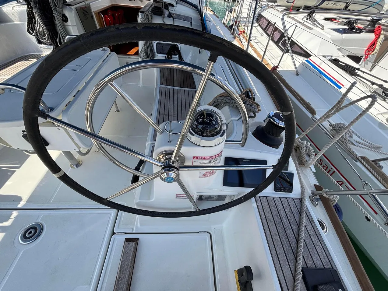 Sun Odyssey 479 Moonlight — фотография яхты 4