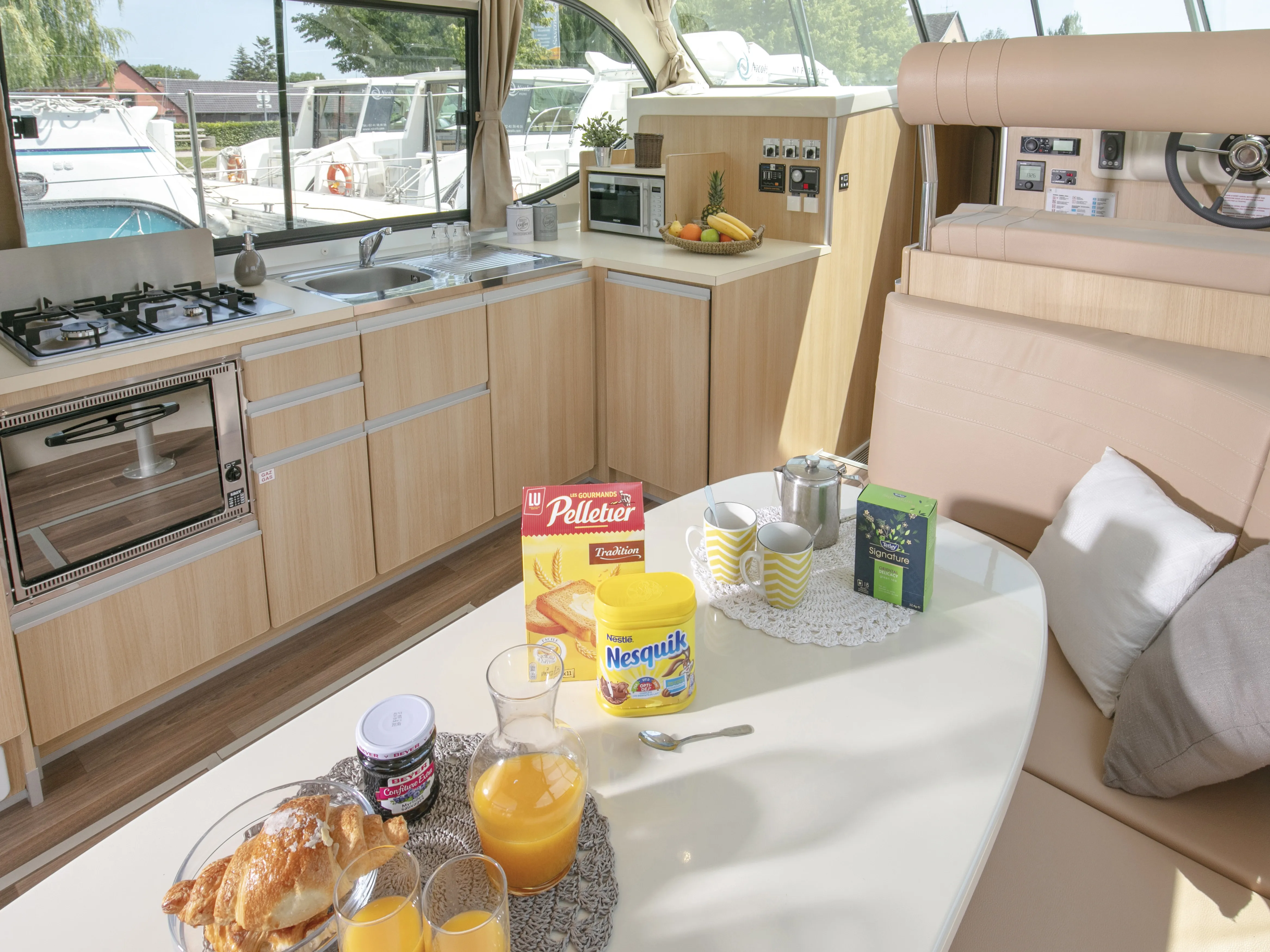 Nicols Quattro Fly C Cruiser Premium+ 4/6 Pers. — yacht photo 2