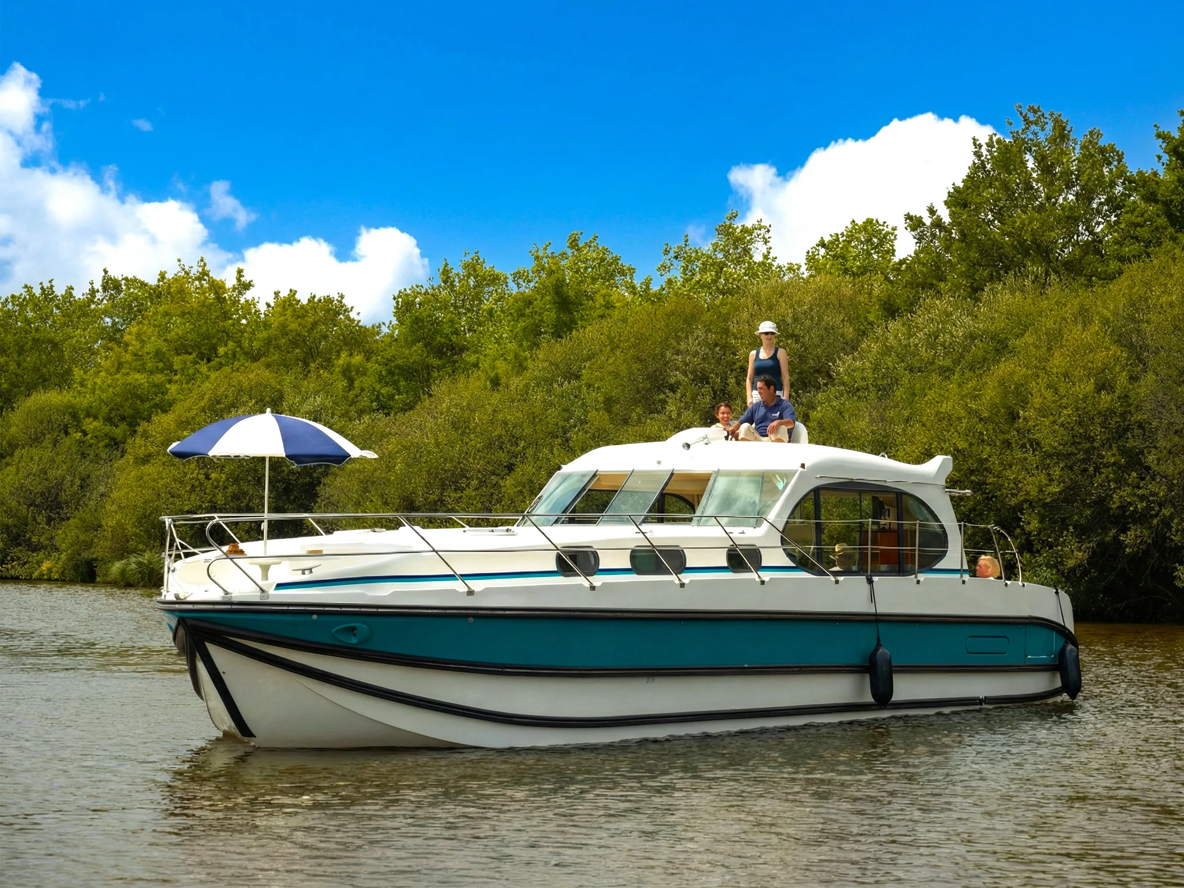 Nicols Yacht Nicols Estivale Sixto Cruiser Premium 6/8 Pers. — foto dello yacht n. 1