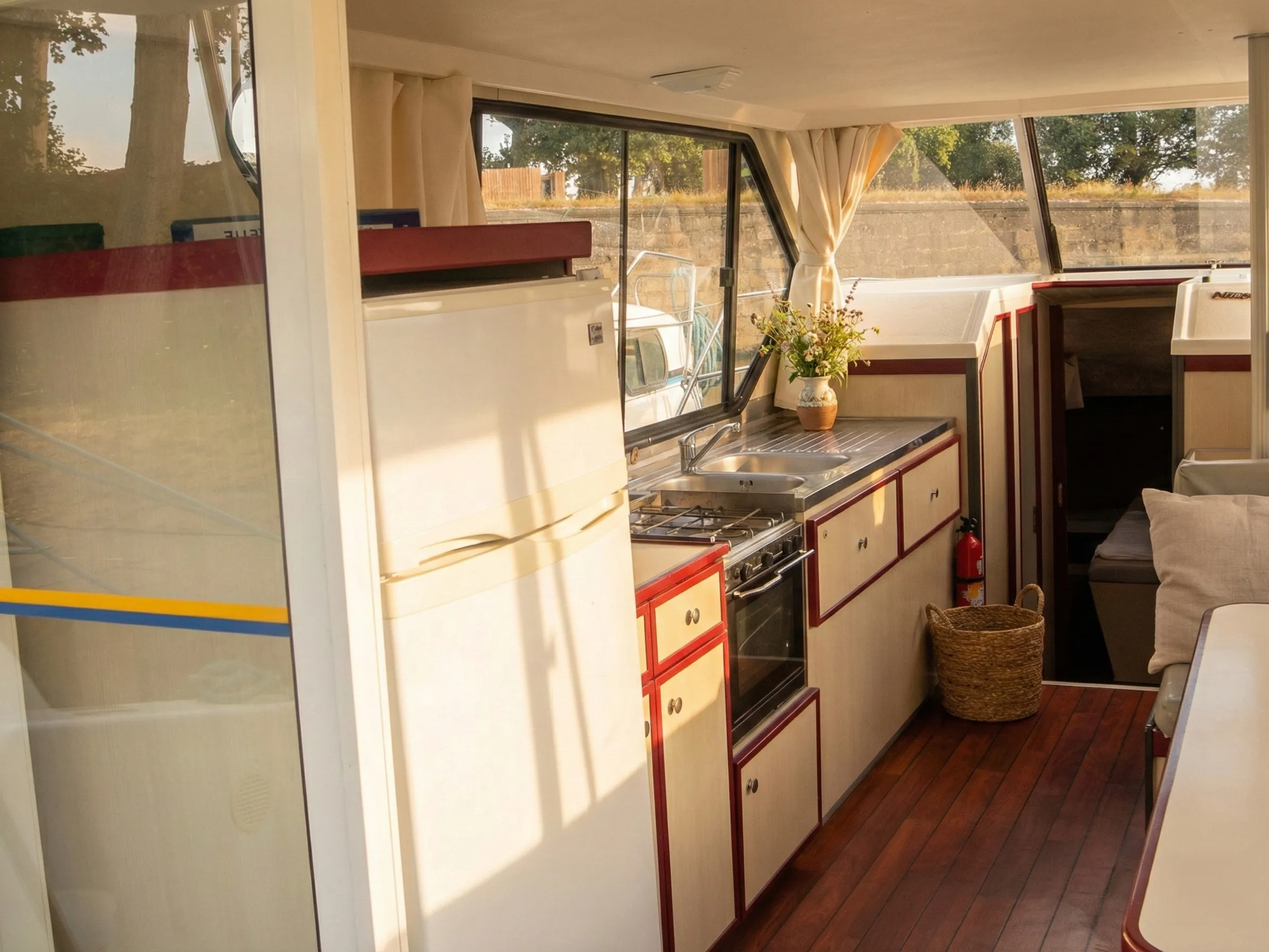 Nicols Sedan 1000 Cruiser Comfort 6/8 Pers. — foto dello yacht n. 2