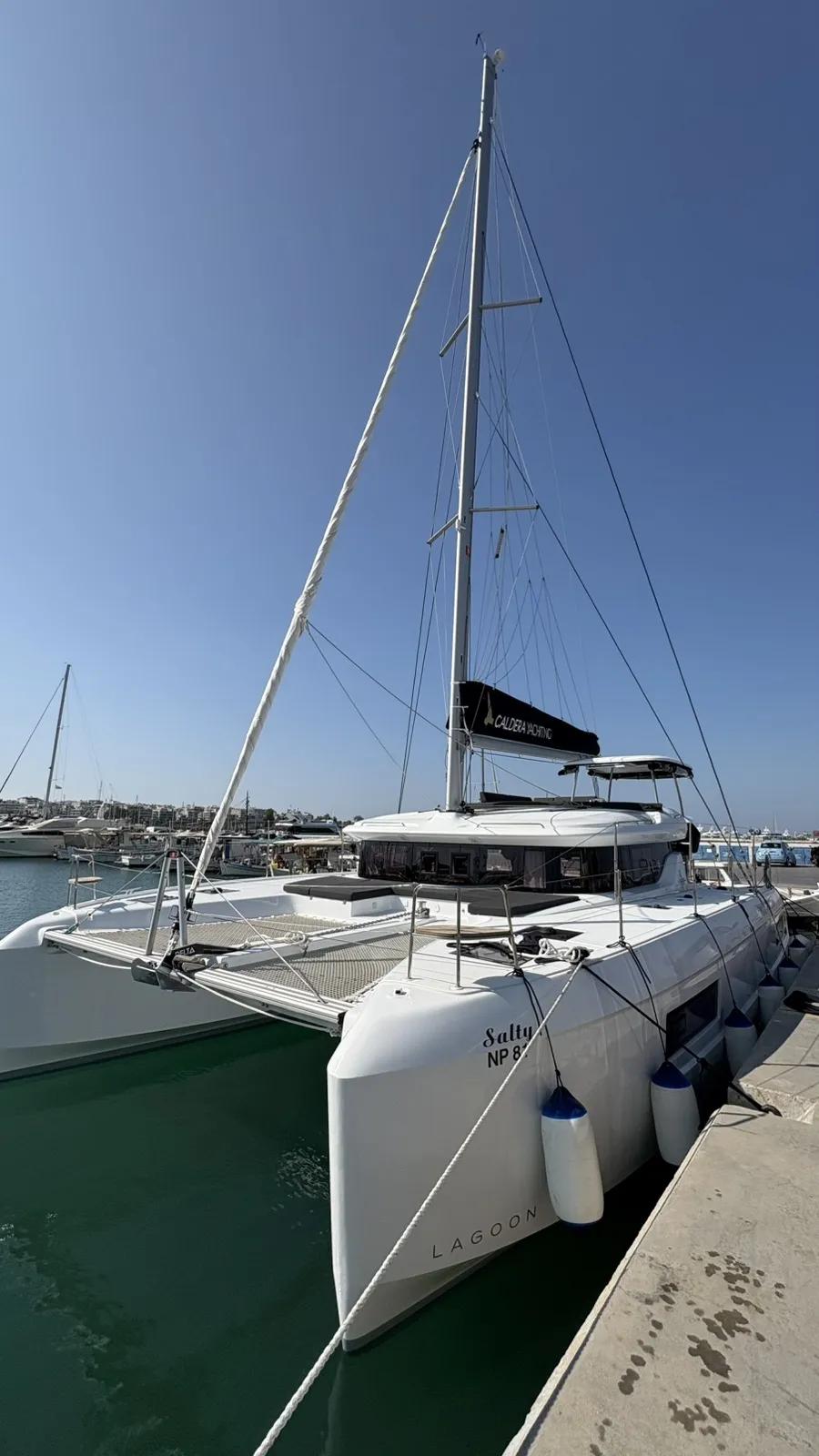 Lagoon 43 Salty — фотография яхты 2