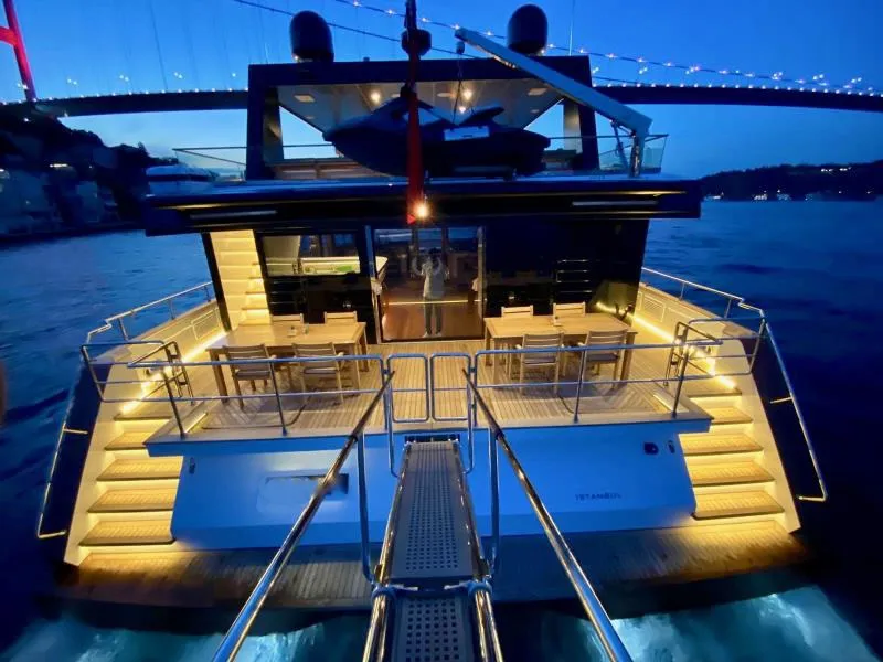 Catamaran BRISE — fotografia jachty 10