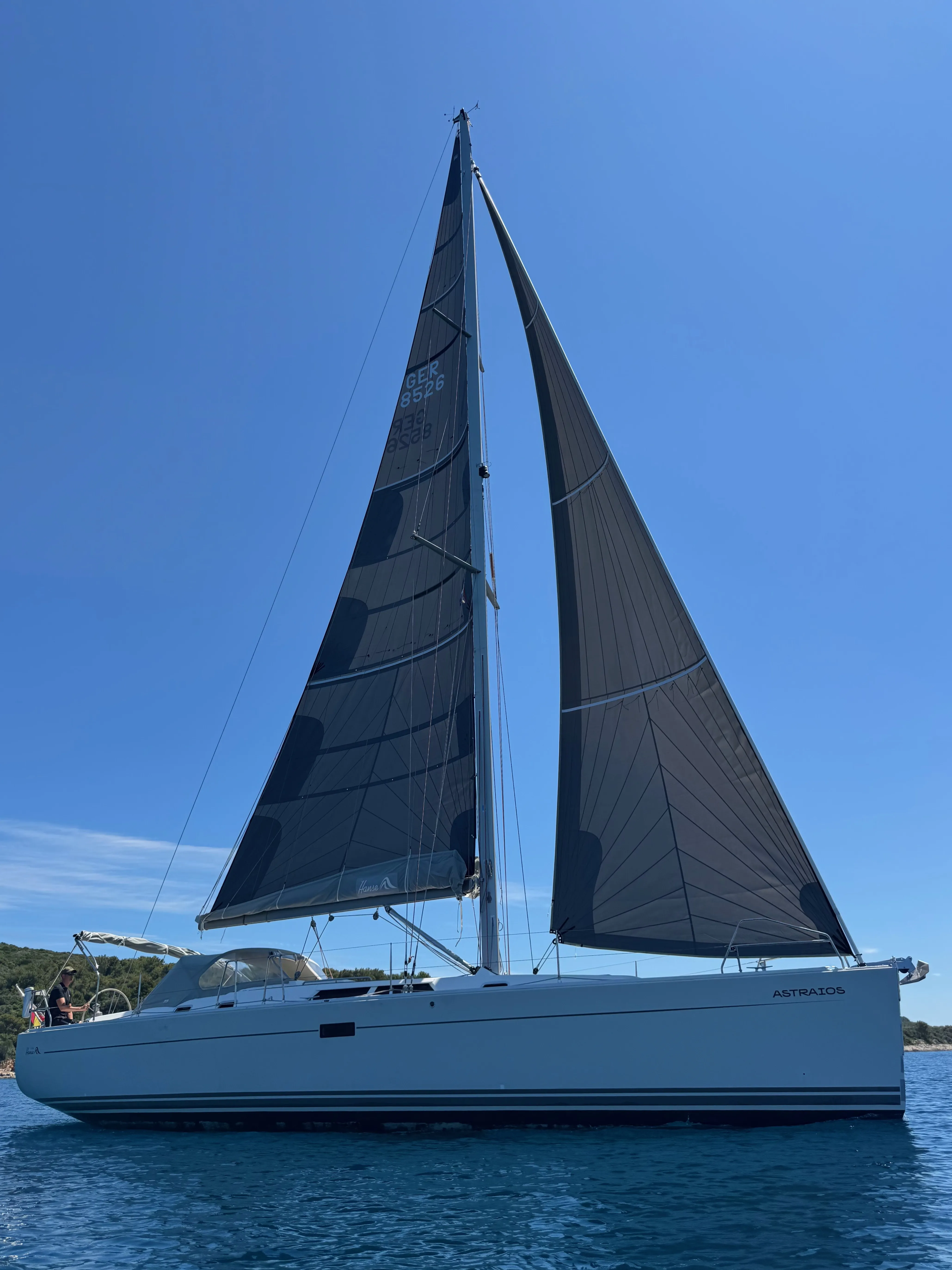 Hanse 430e Performance Cruiser — фотография яхты 15