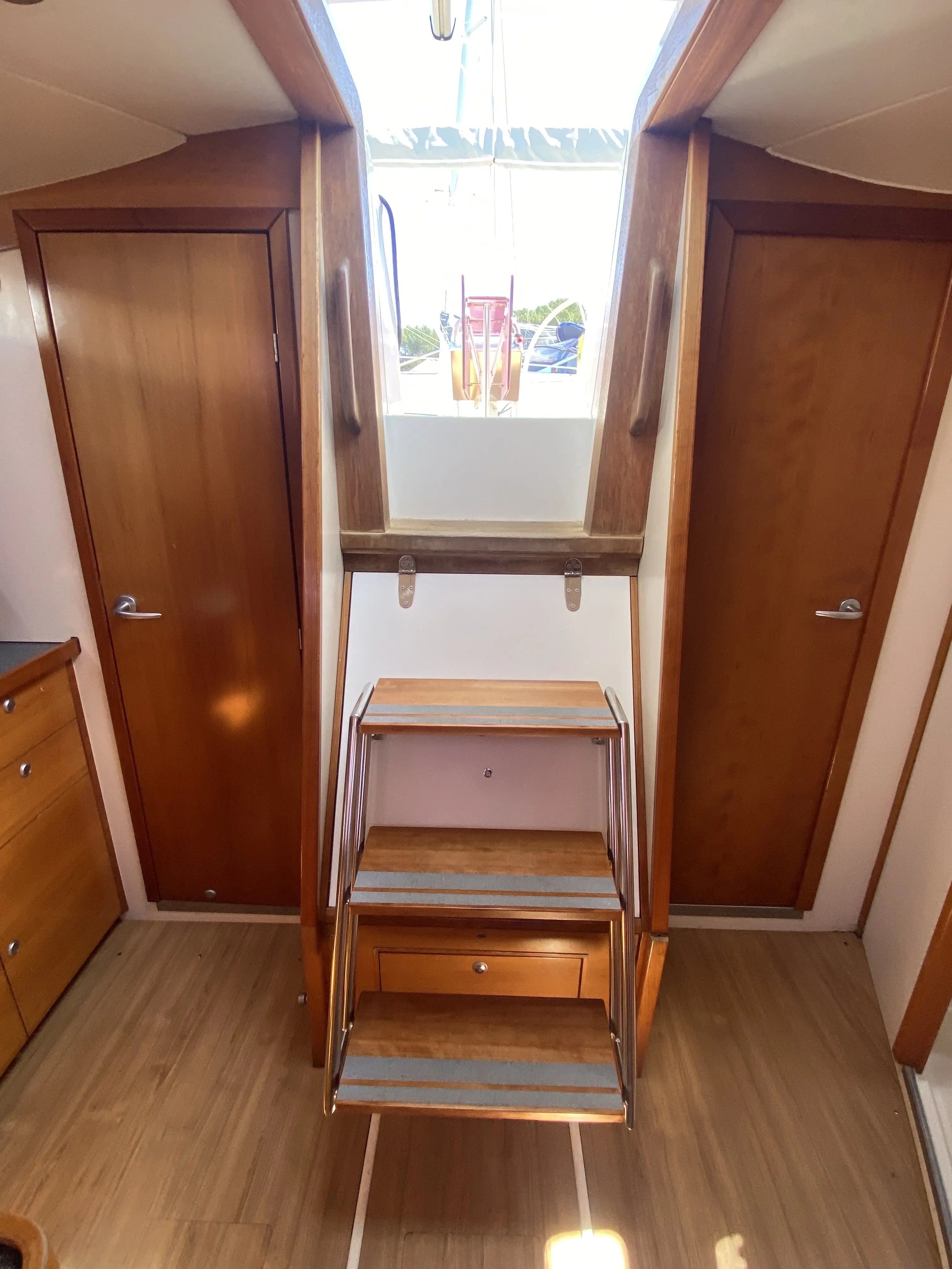 Hanse 430e Performance Cruiser — фотография яхты 13