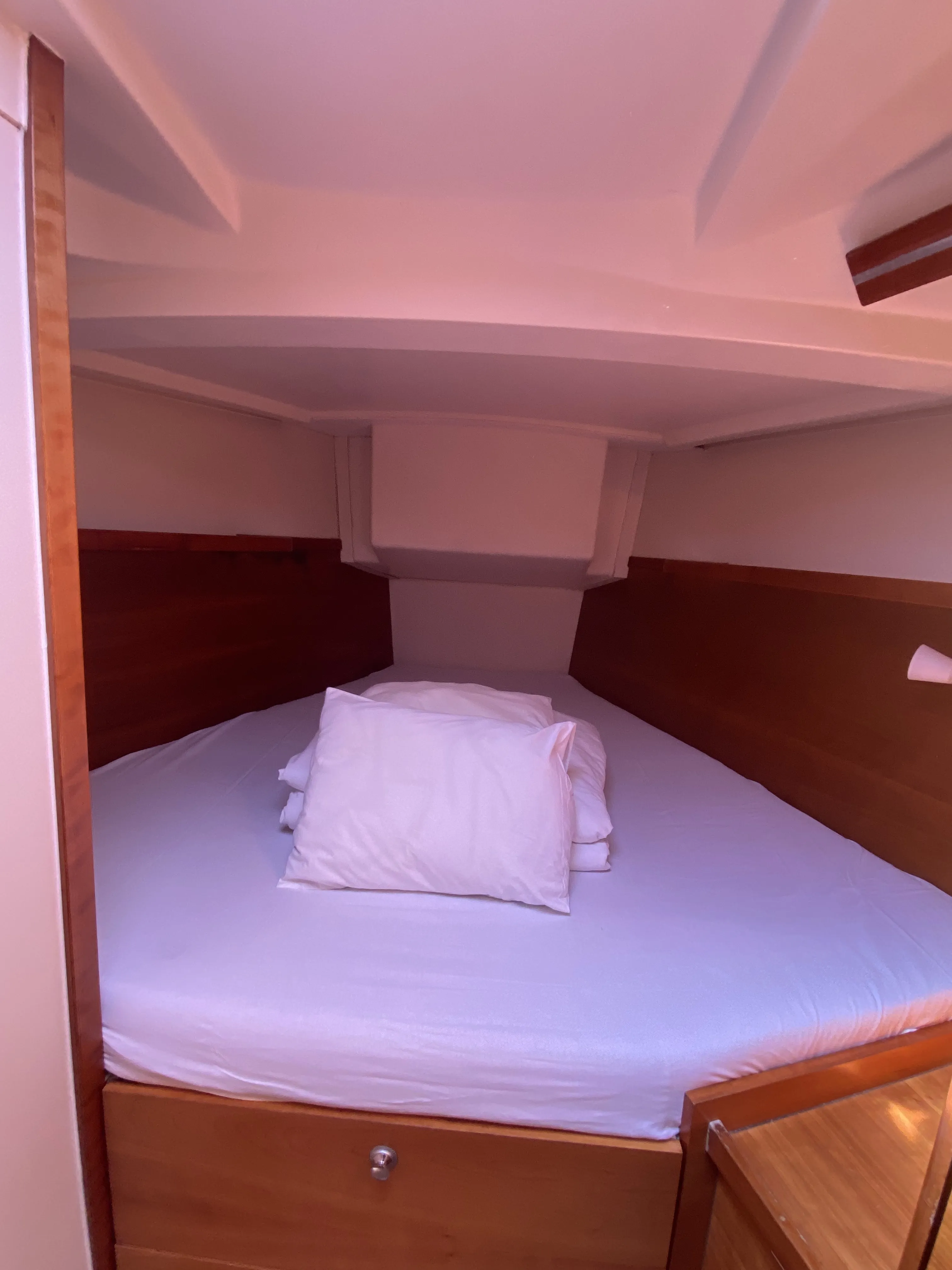 Hanse 430e Performance Cruiser — фотография яхты 7