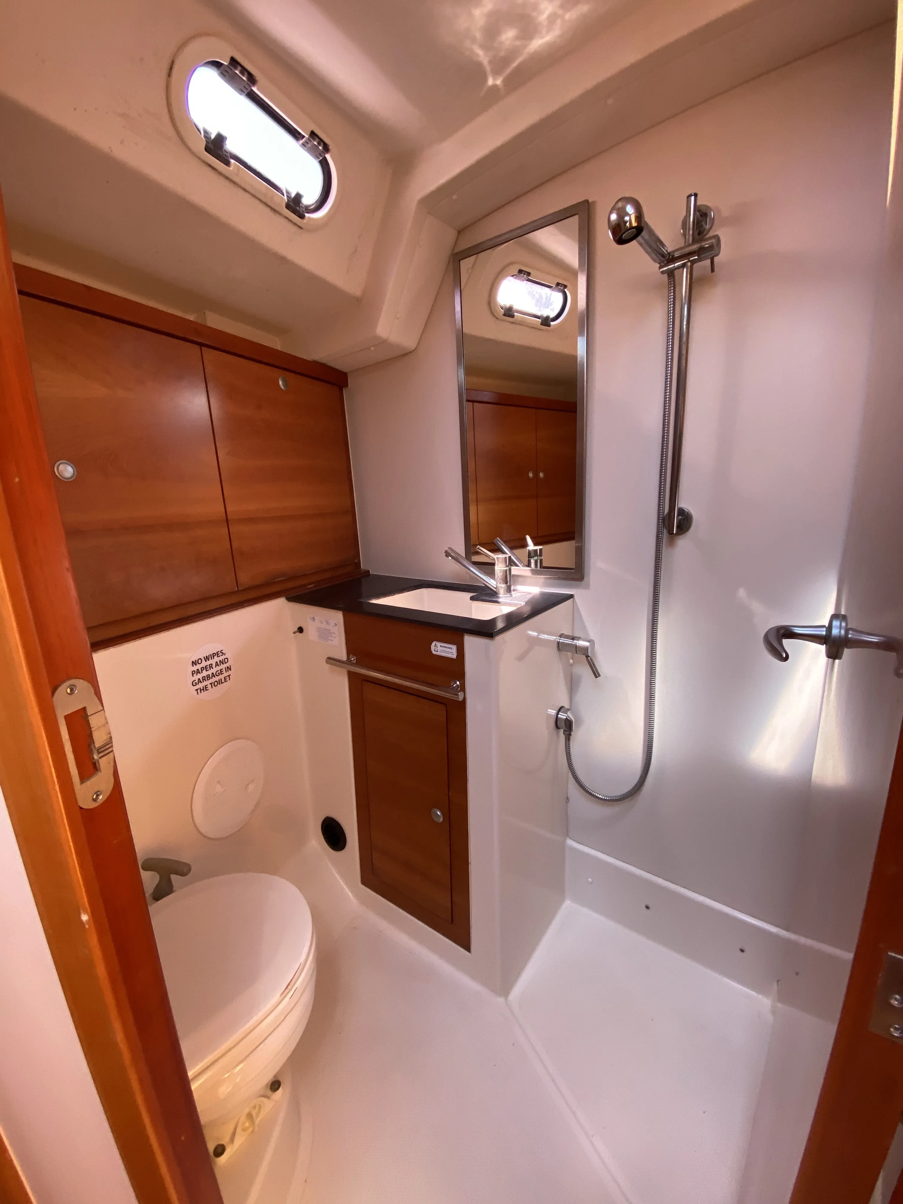 Hanse 430e Performance Cruiser — фотография яхты 3