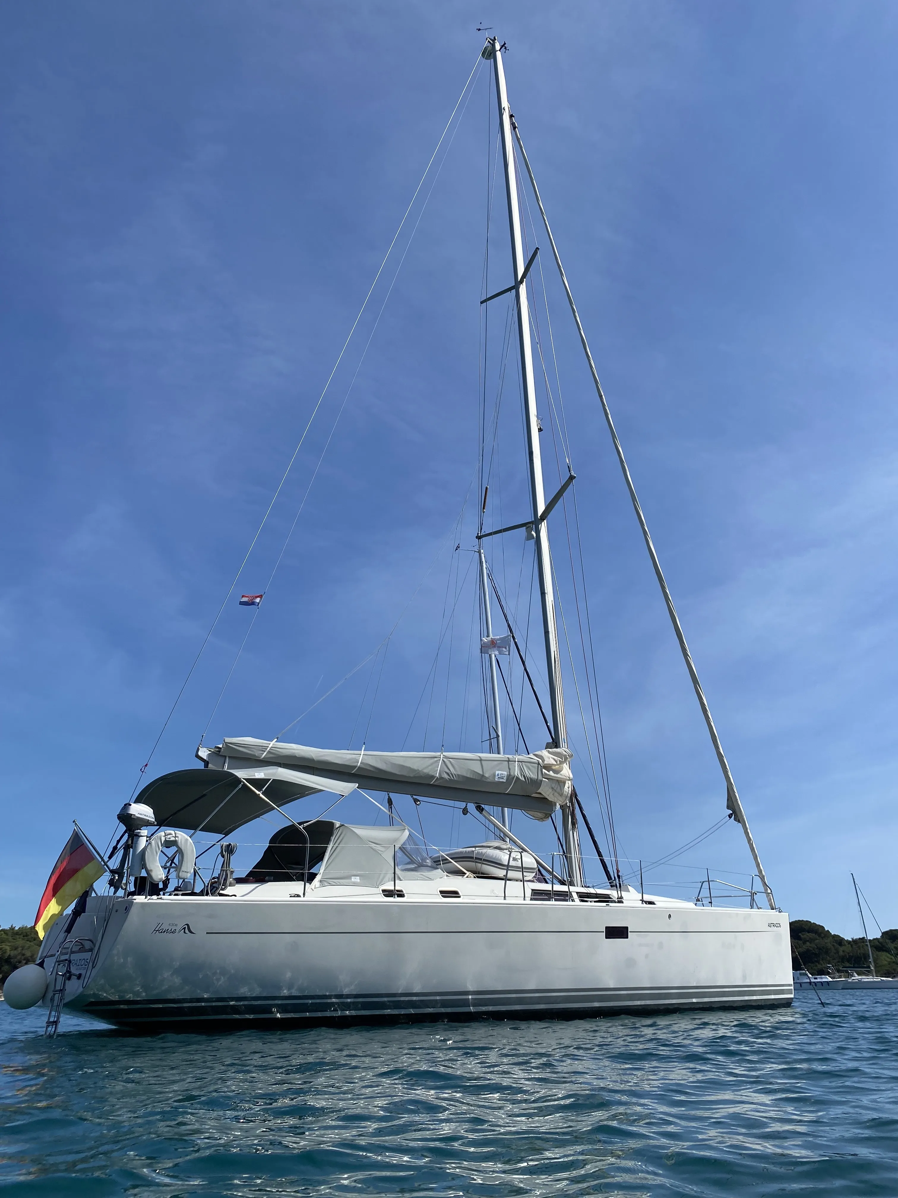 Hanse 430e Performance Cruiser — фотография яхты 6