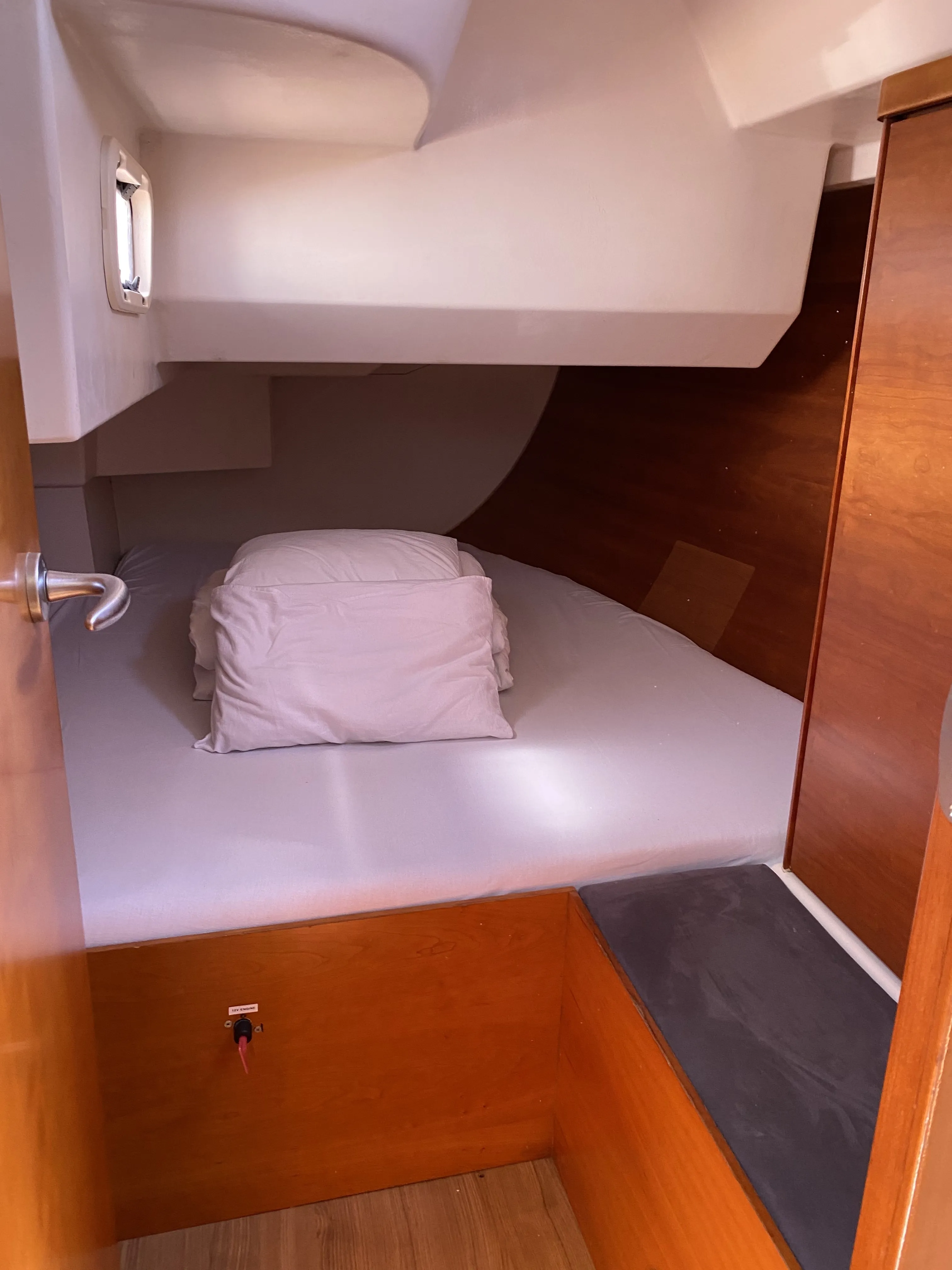 Hanse 430e Performance Cruiser — фотография яхты 16