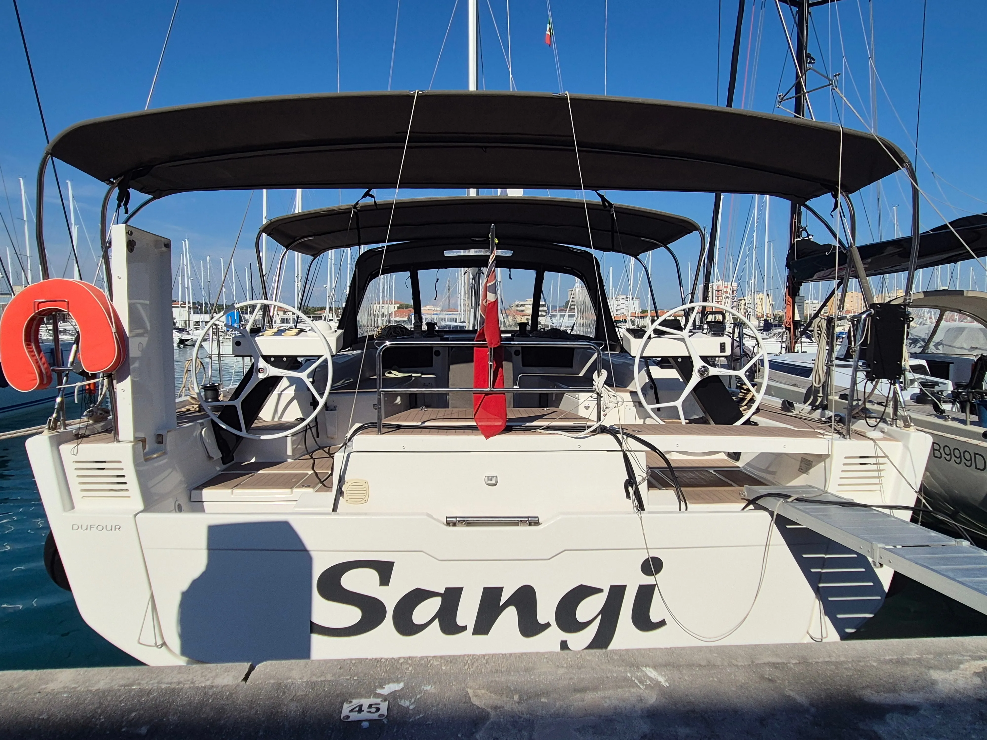 Dufour 530 Premium + — foto del yate n.º 2
