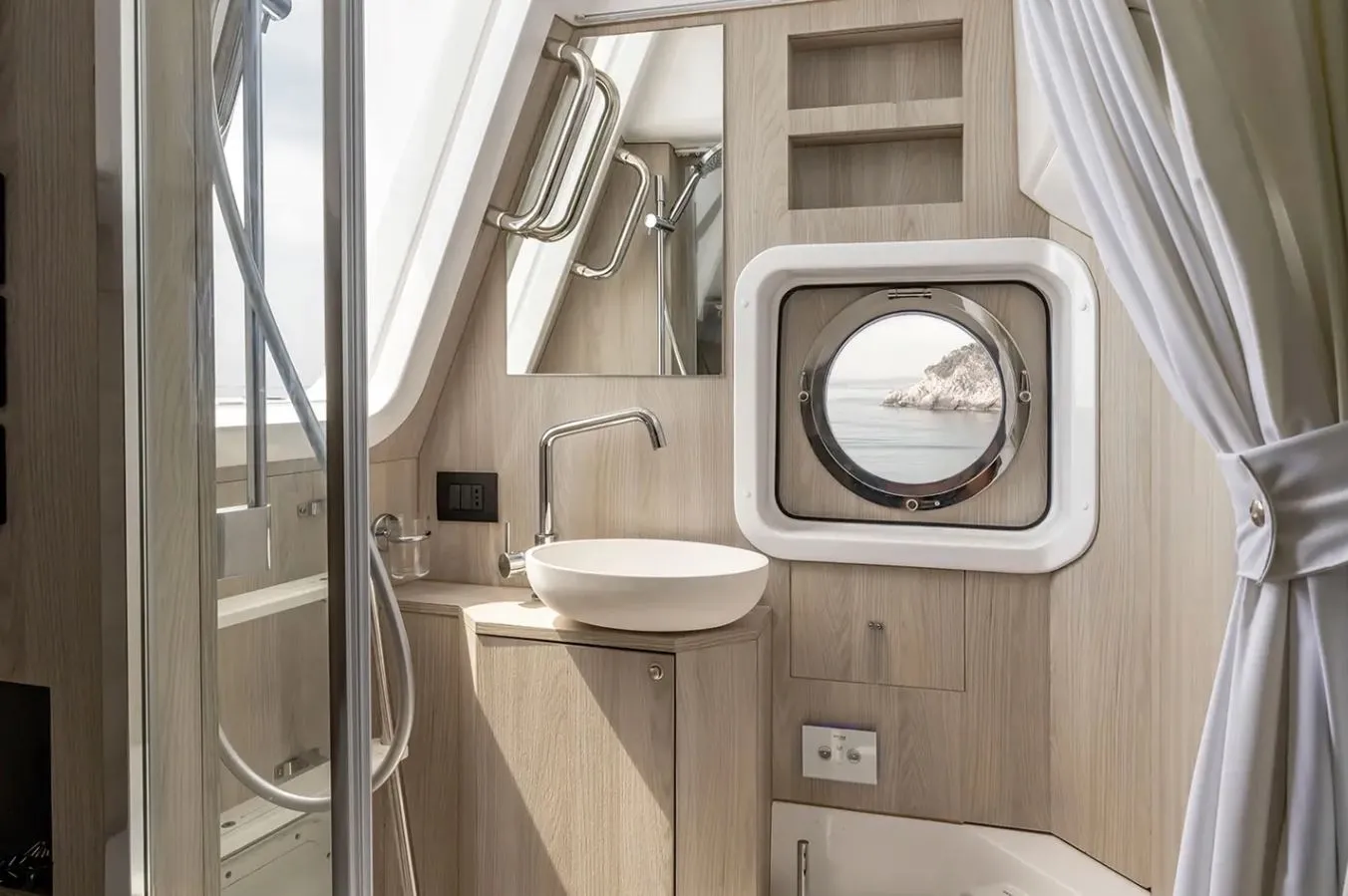 Azimut Magellano 60 Amparito XIII — yacht photo 20