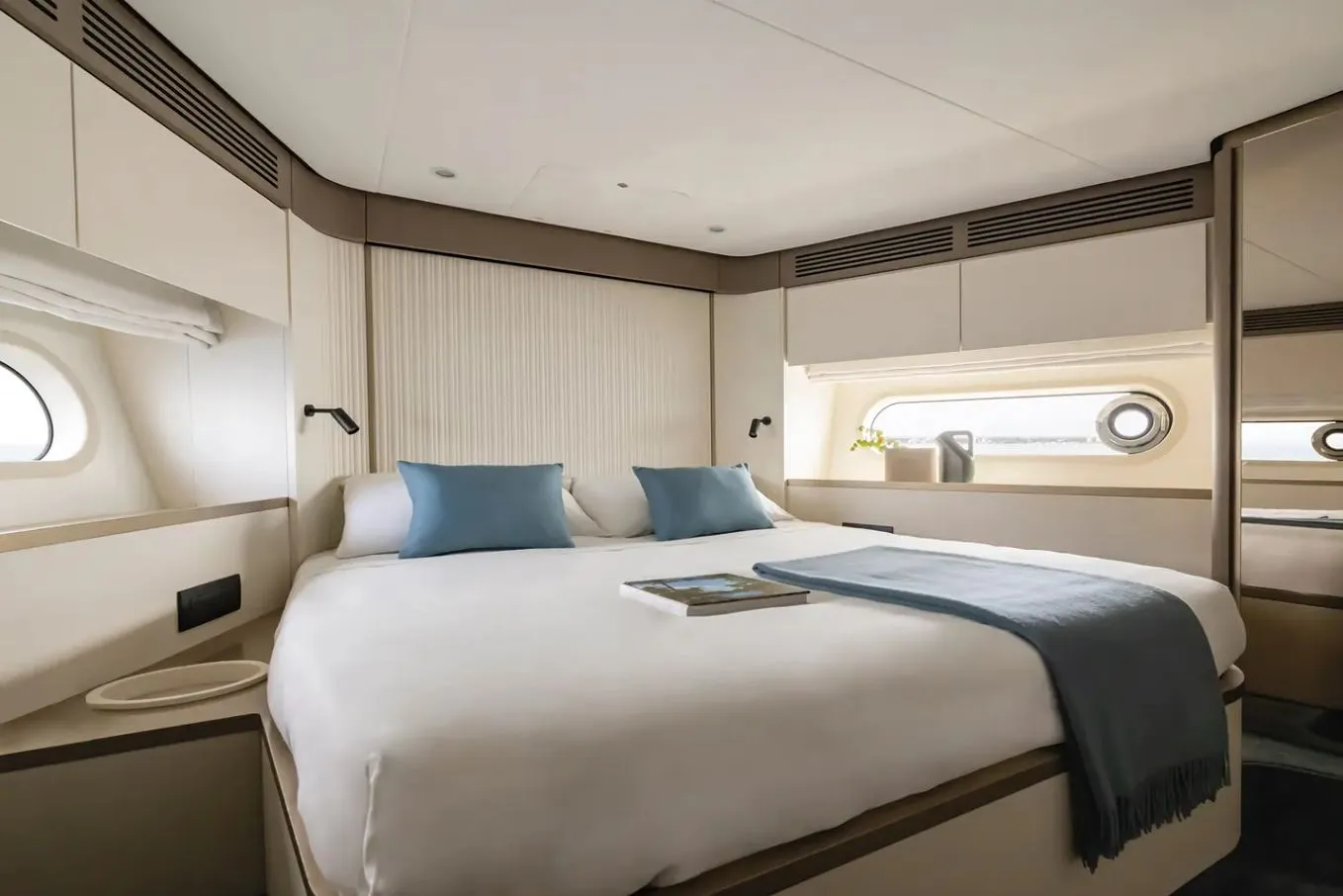 Azimut Magellano 60 Amparito XIII — yacht photo 17
