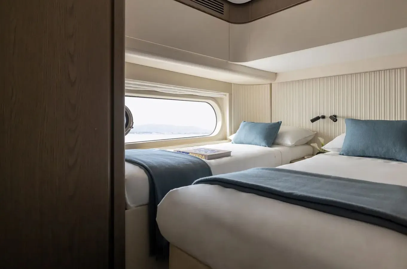 Azimut Magellano 60 Amparito XIII — yacht photo 10