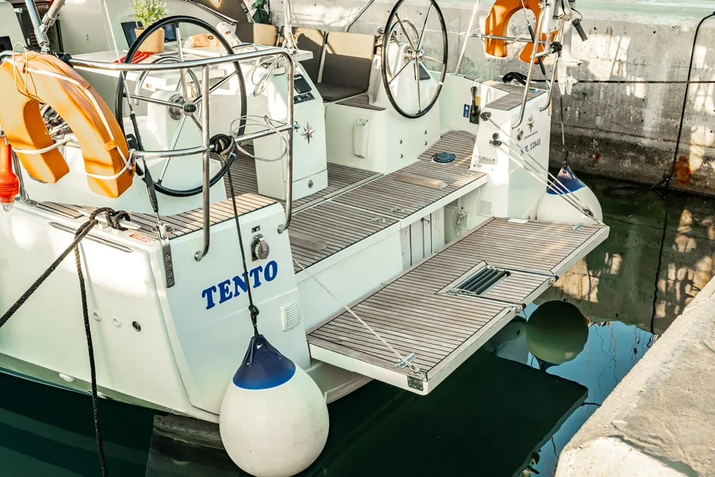Sun Odyssey 410 TENTO — jahtikuva 2