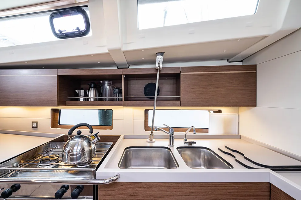 Oceanis 46.1 Esperanza — фотография яхты 18