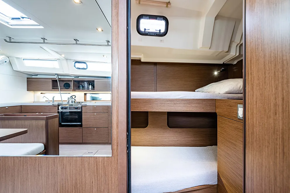Oceanis 46.1 Esperanza — фотография яхты 17