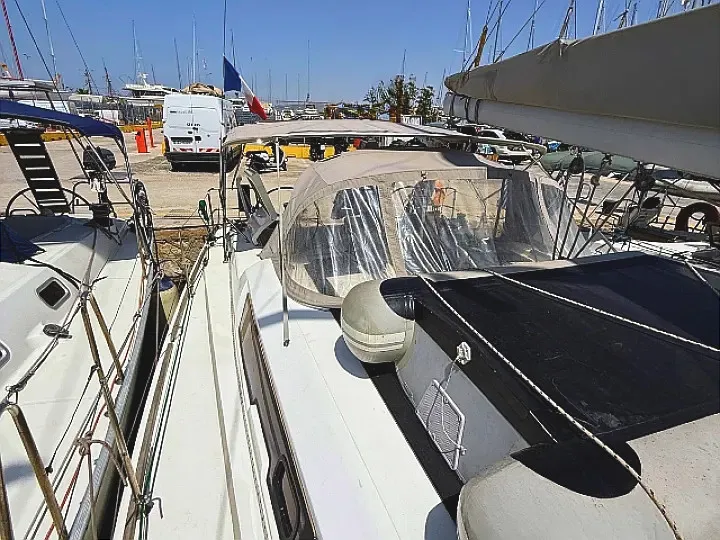 Dufour 410 Grand Large Freedom — jahtikuva 2