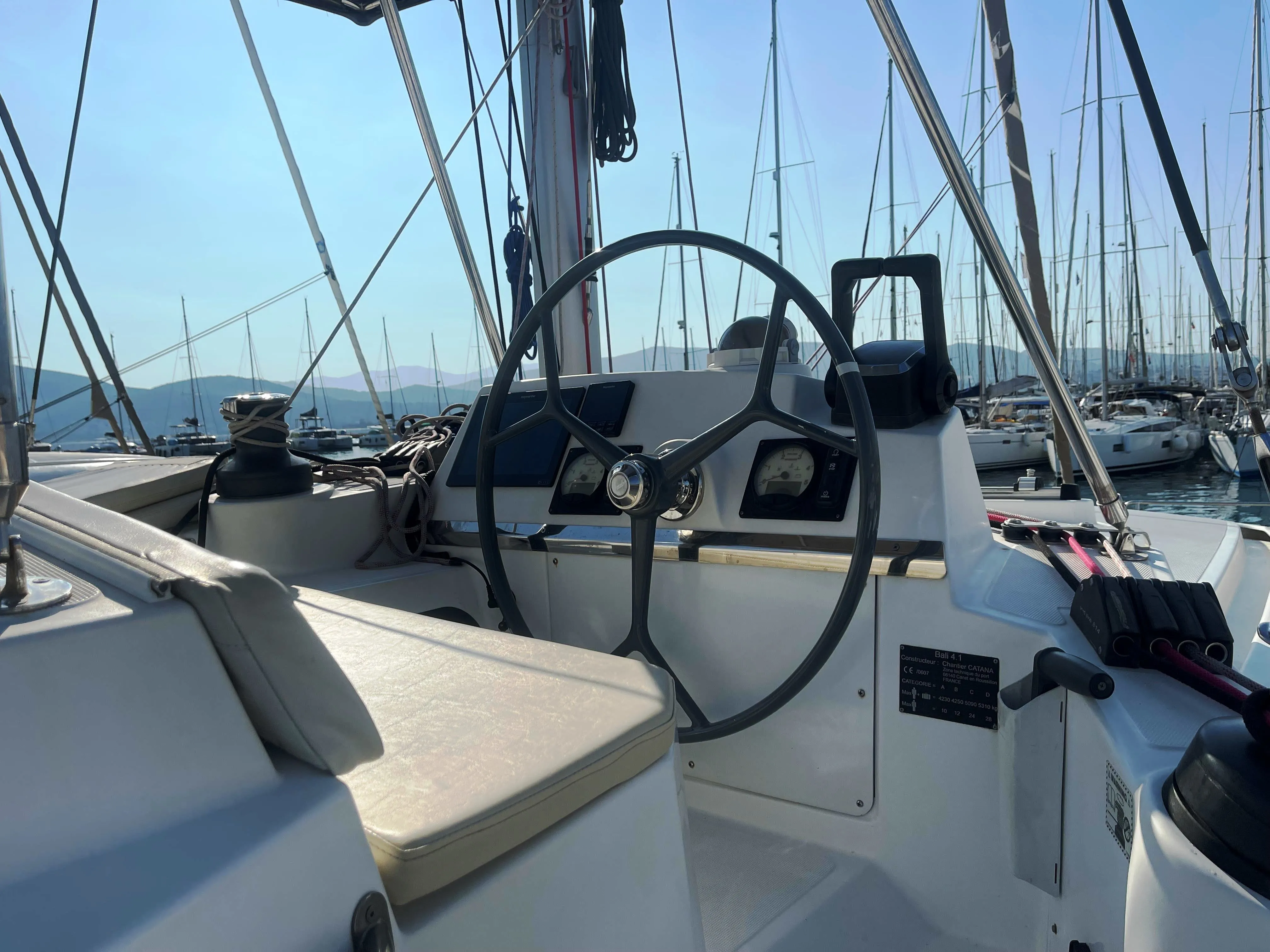 Bali 4.1 Princess BaLi 4.1 — фотография яхты 12
