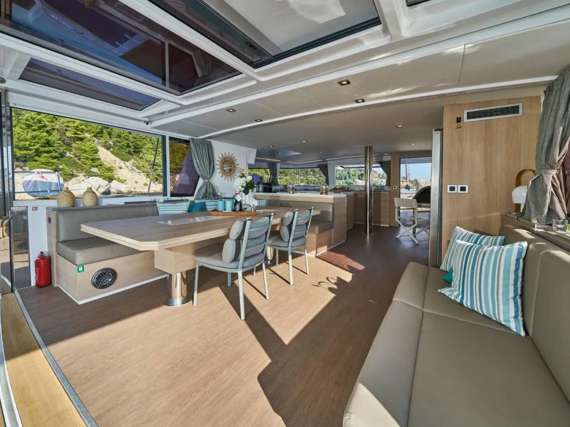 Bali 5.4 La Grande Bellezza — yacht photo 7