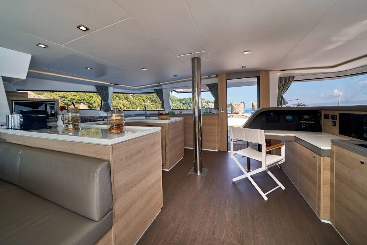 Bali 5.4 La Grande Bellezza — yacht photo 19