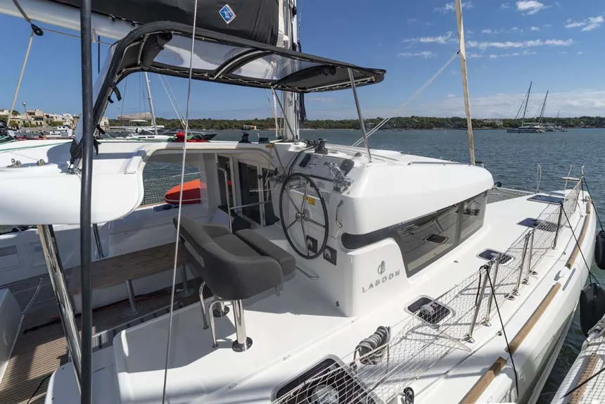 Lagoon 40 Laurelli — yacht photo 7