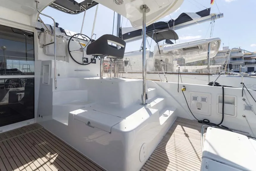 Lagoon 40 Laurelli — yacht photo 12