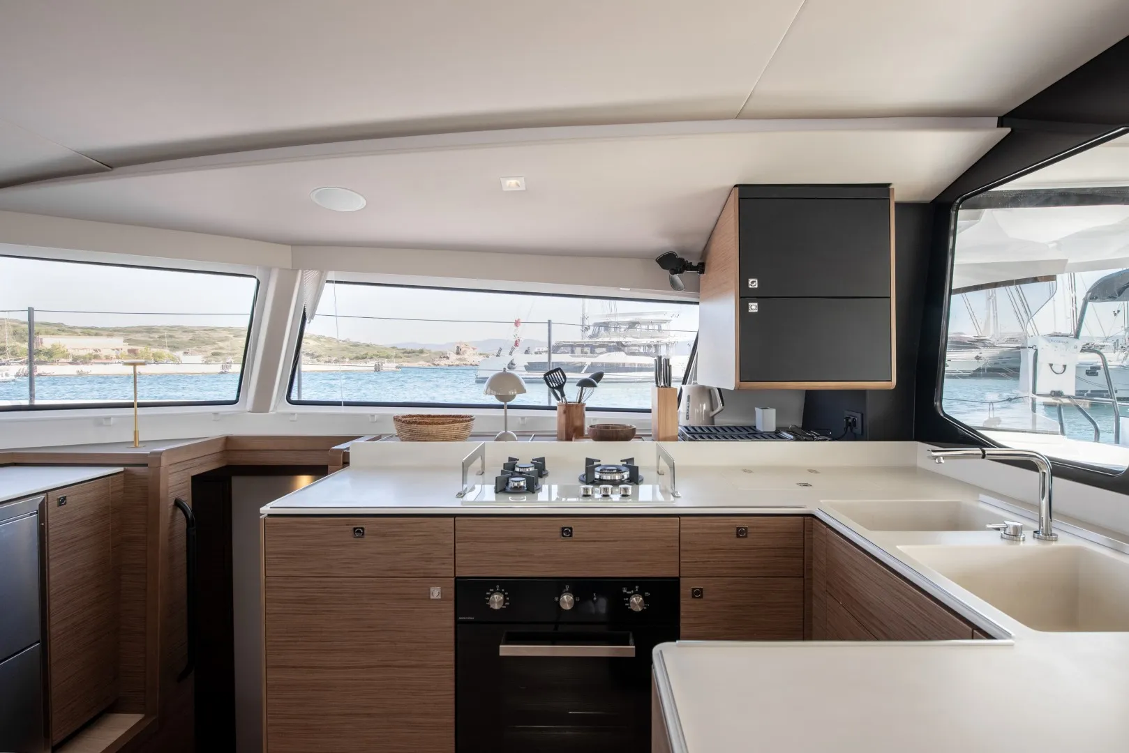 Nautitech 48 Open Luna — фотография яхты 17