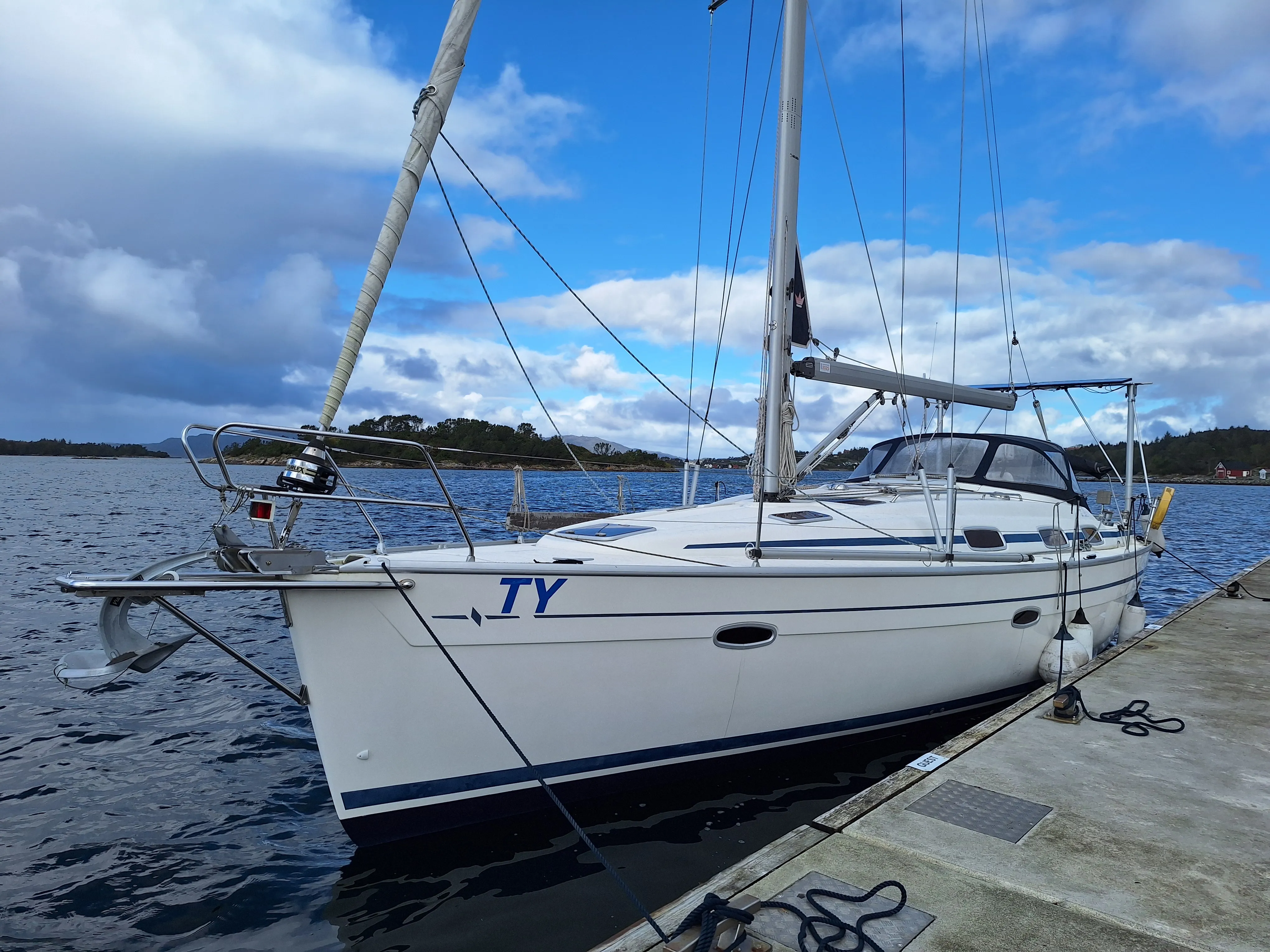 Bavaria 39 Cruiser TY — yacht photo 4
