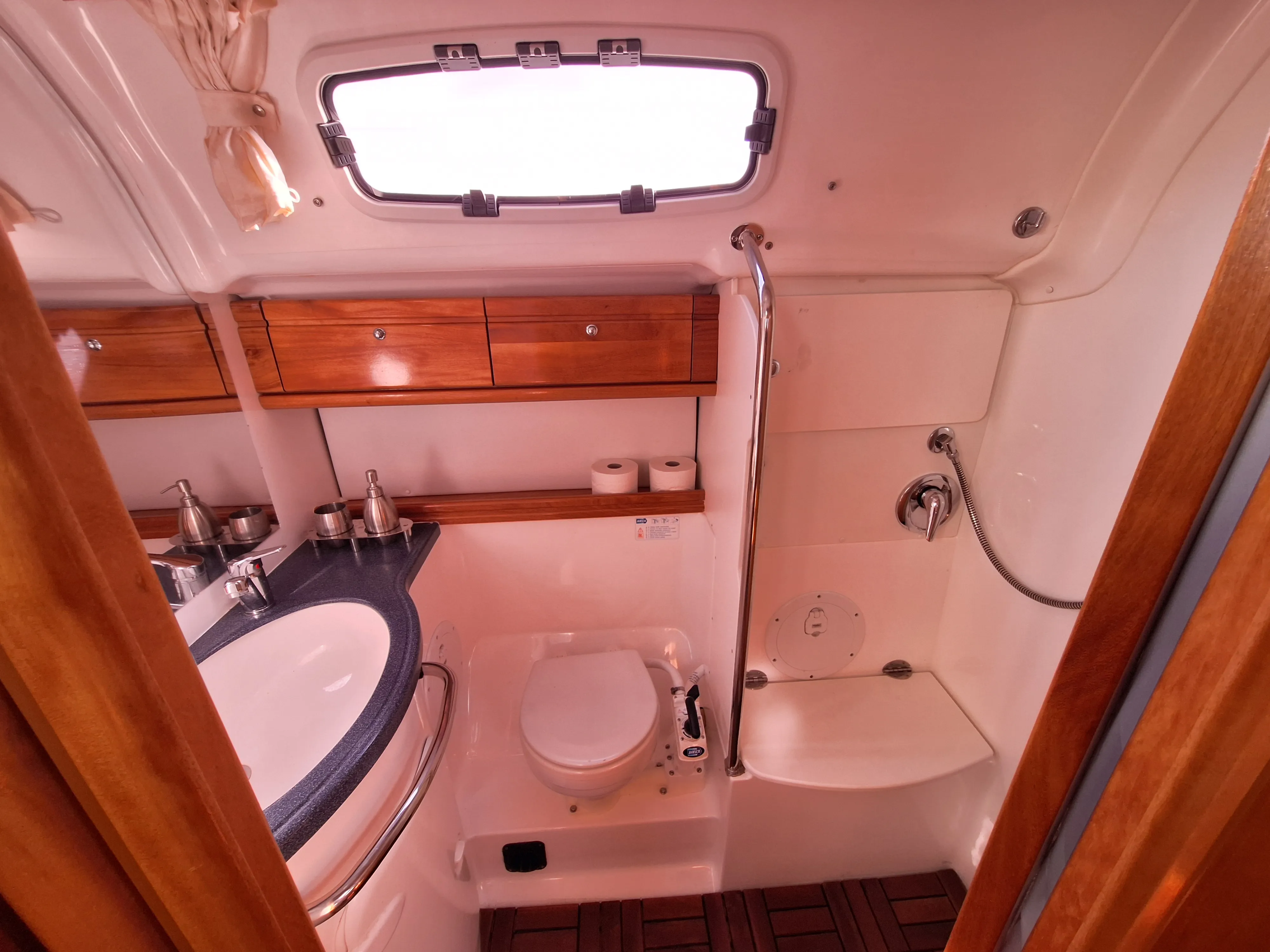 Bavaria 39 Cruiser TY — yacht photo 3