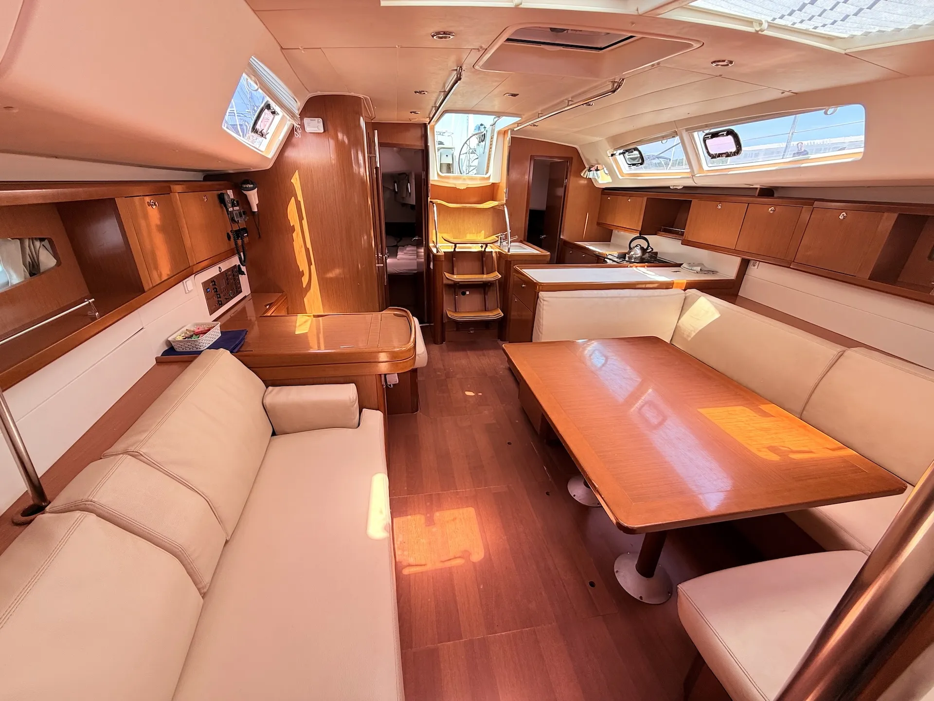 Oceanis 46 Juliette — jahtikuva 2