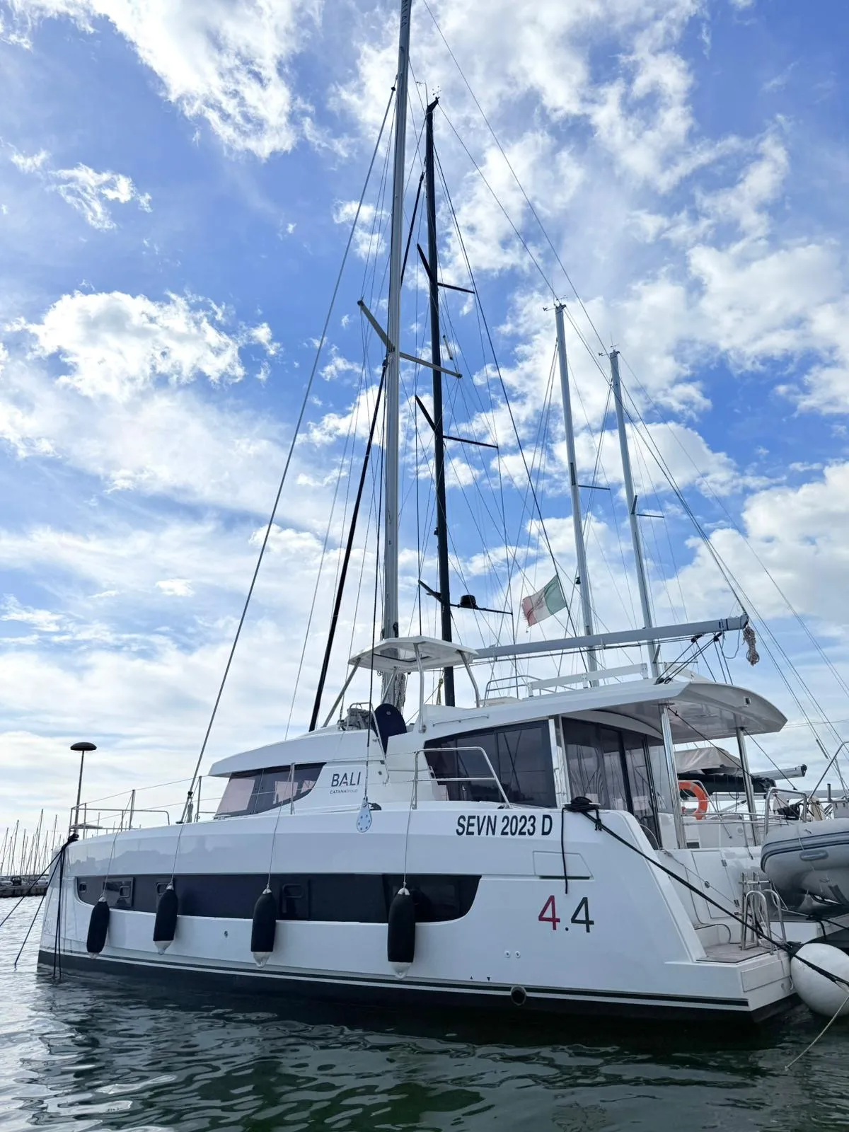 Bali 4.4 Seven — фотография яхты 5