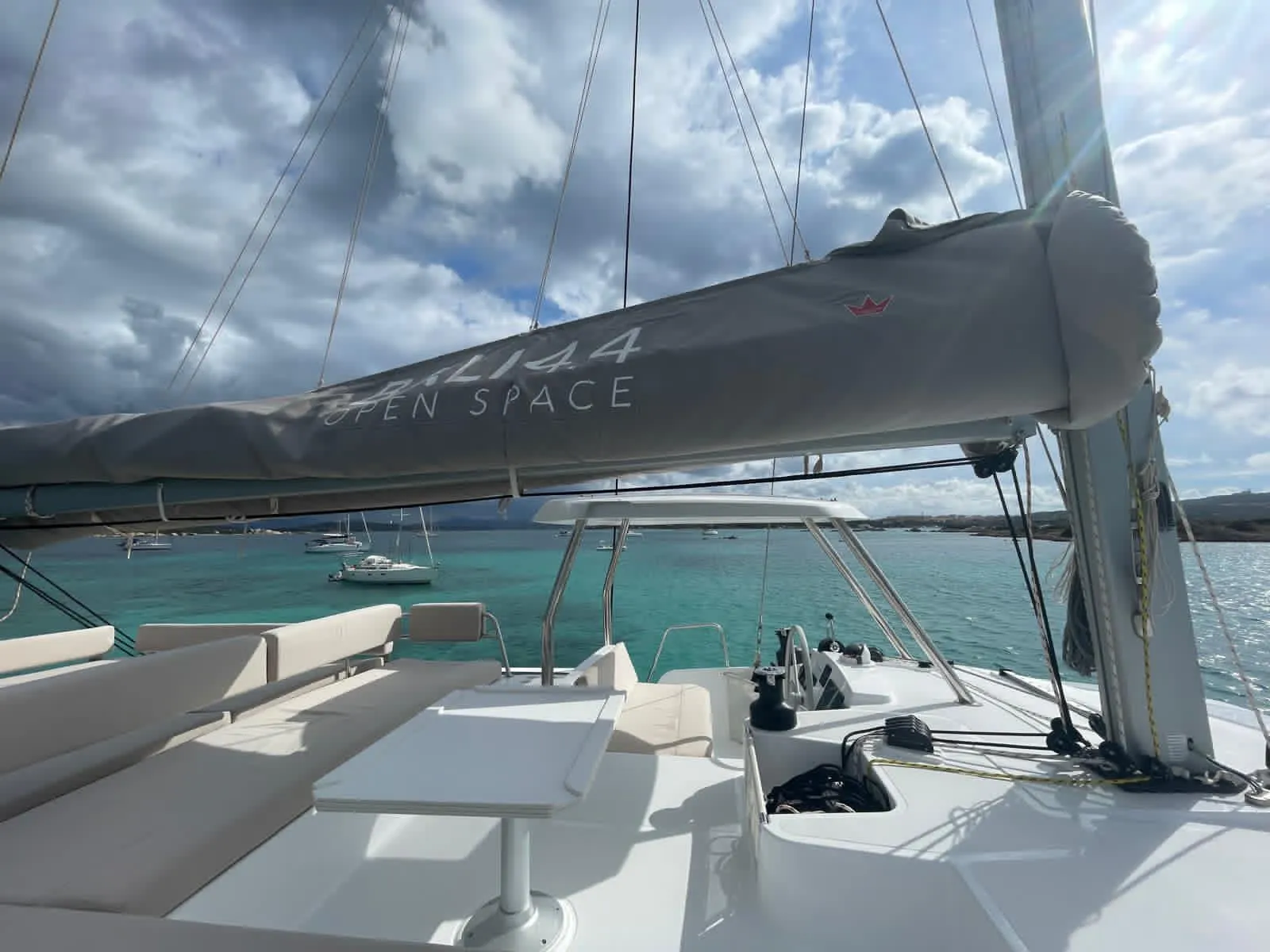 Bali 4.4 Seven — фотография яхты 13