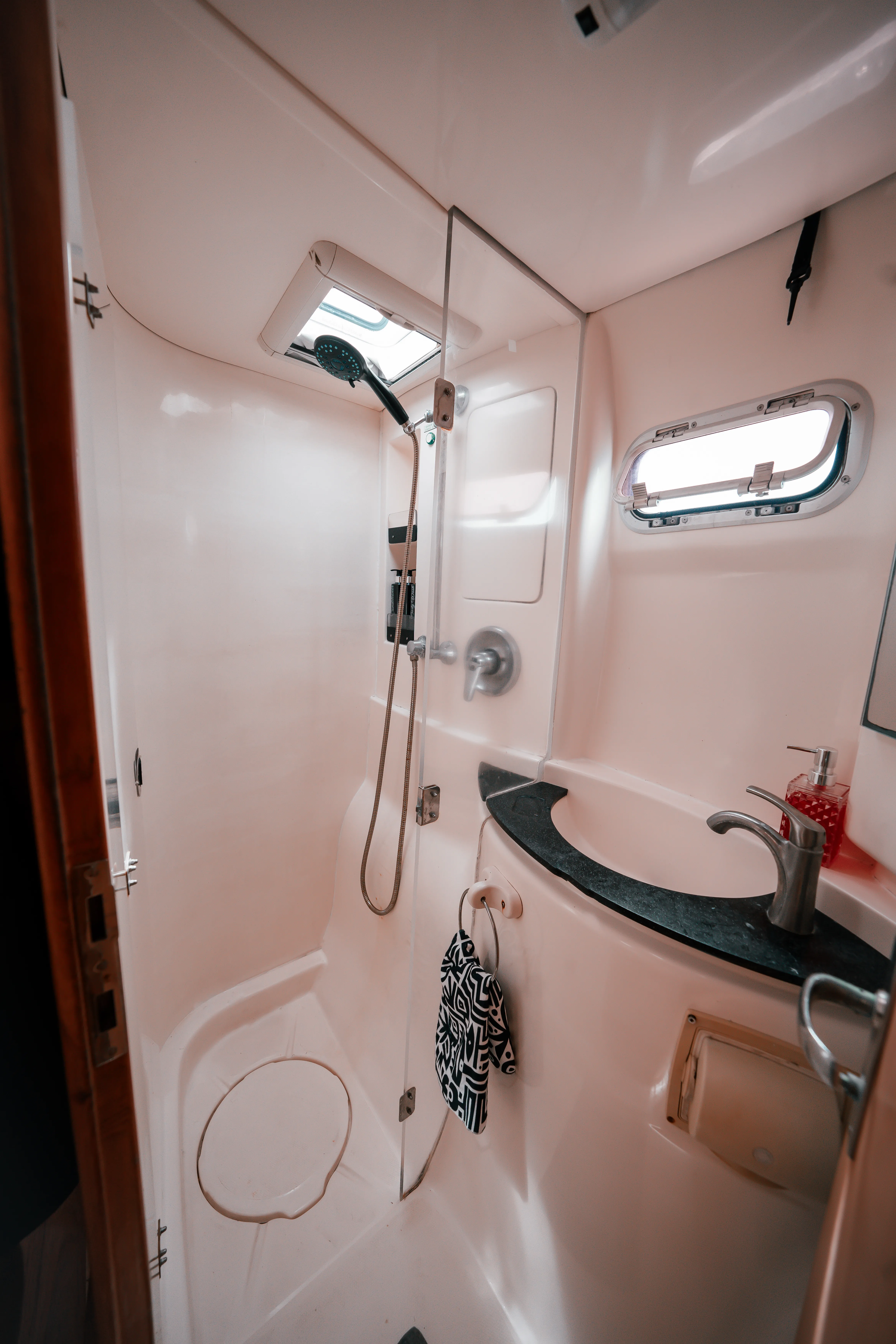 Leopard 40 One Love — foto dello yacht n. 18