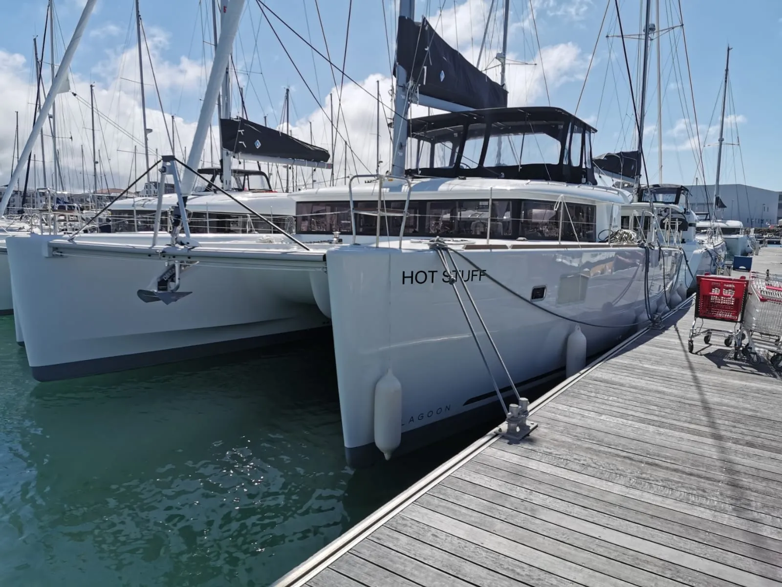 Lagoon 450 HOT STUFF — foto dello yacht n. 1
