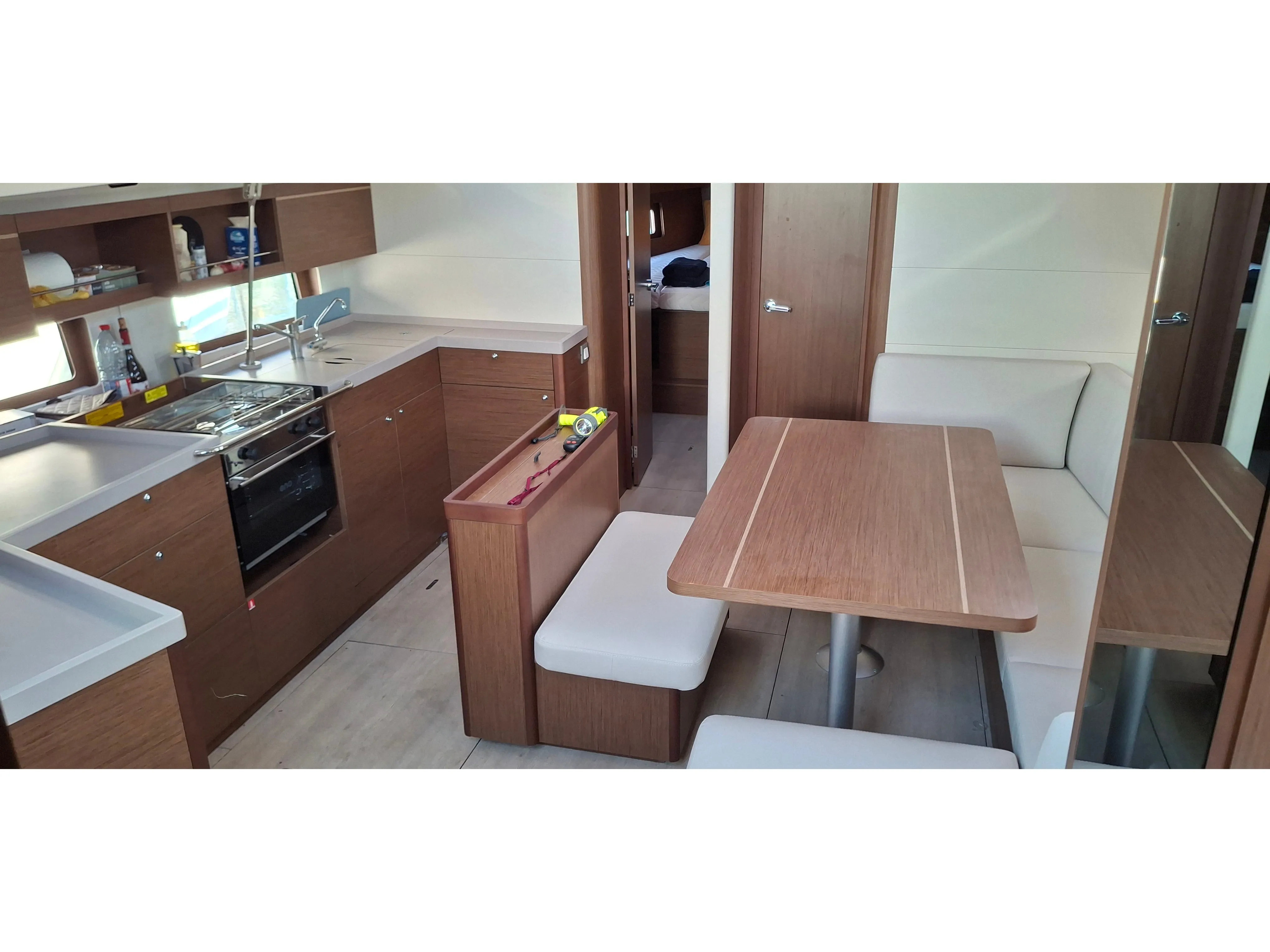 Oceanis 46.1 Premium — yacht photo 3