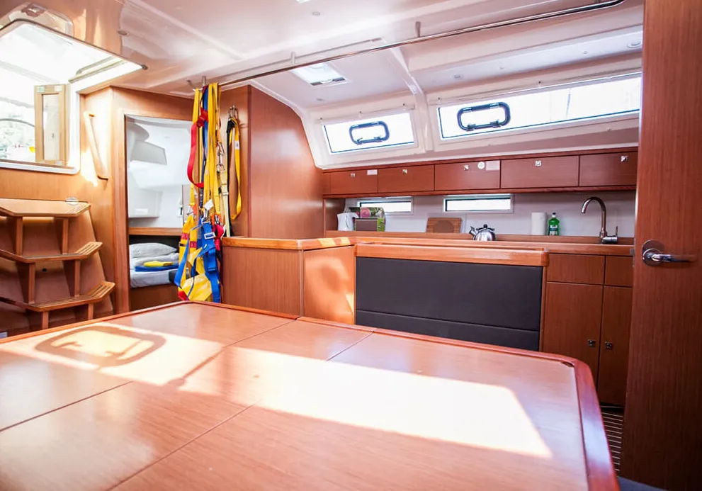 Bavaria Cruiser 46 Amore — фотография яхты 12
