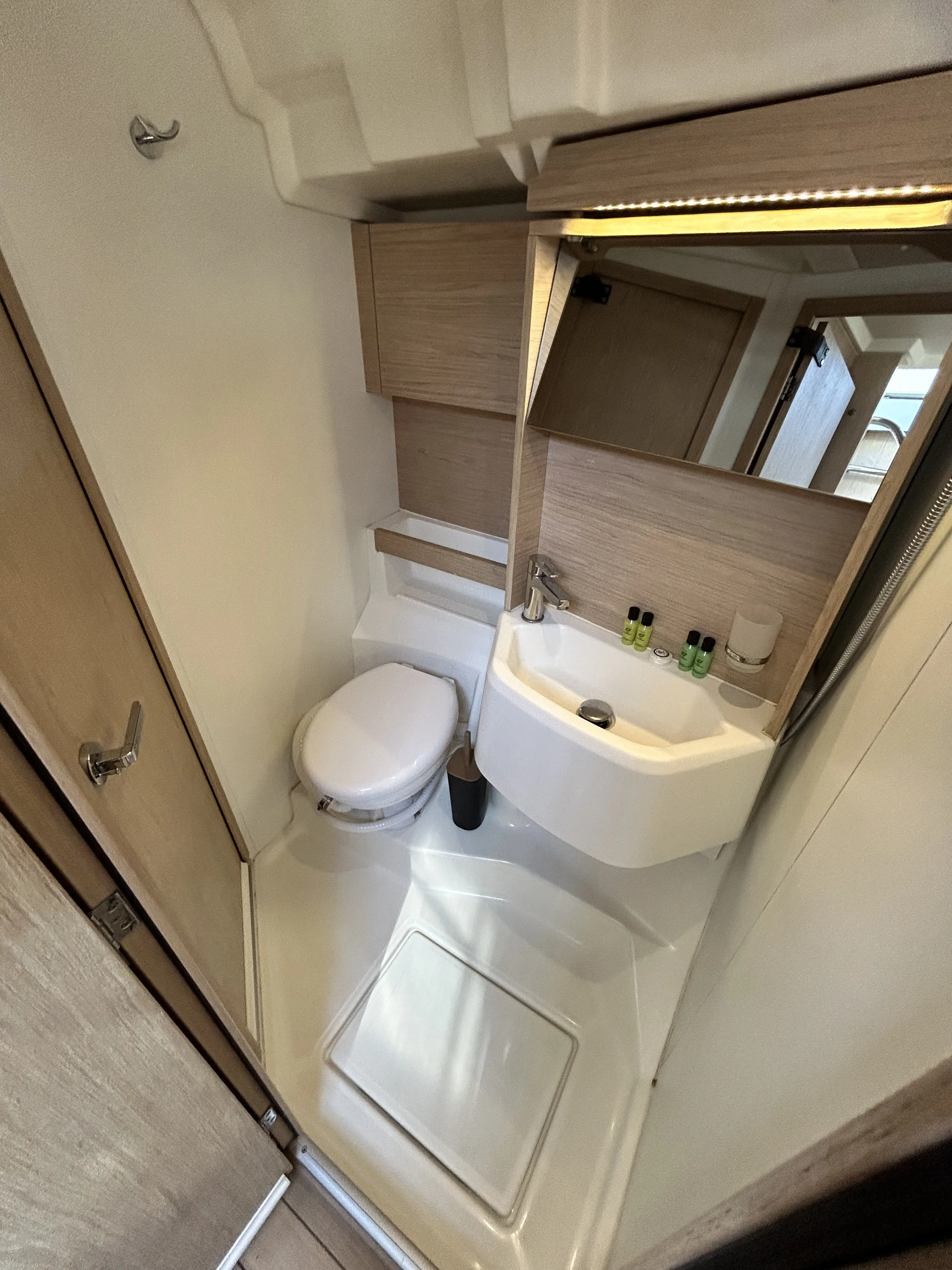 Oceanis 51.1 Barracuda (Refit 2026 - A/C - Generator - Electric Heads - 12 Pax) — yacht photo 17