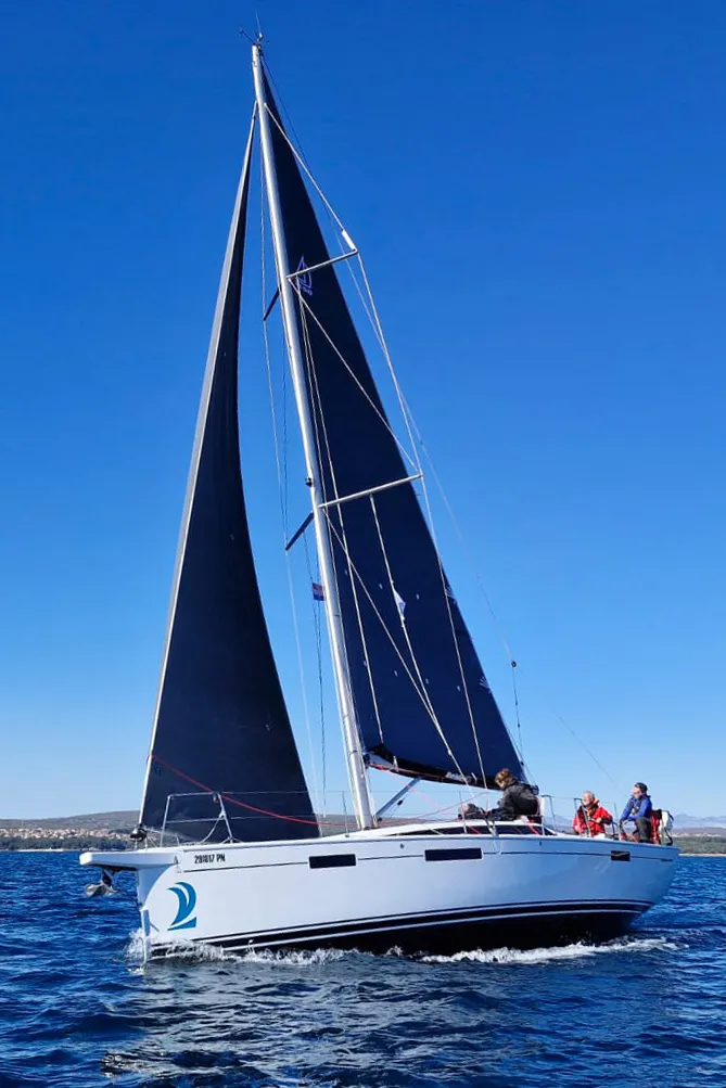 Dehler 38 Ship Happens — yacht photo 10
