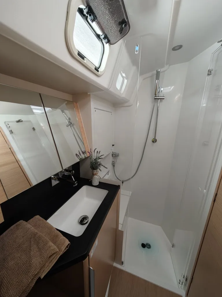 Hanse 460 VINGILOT — yacht photo 2