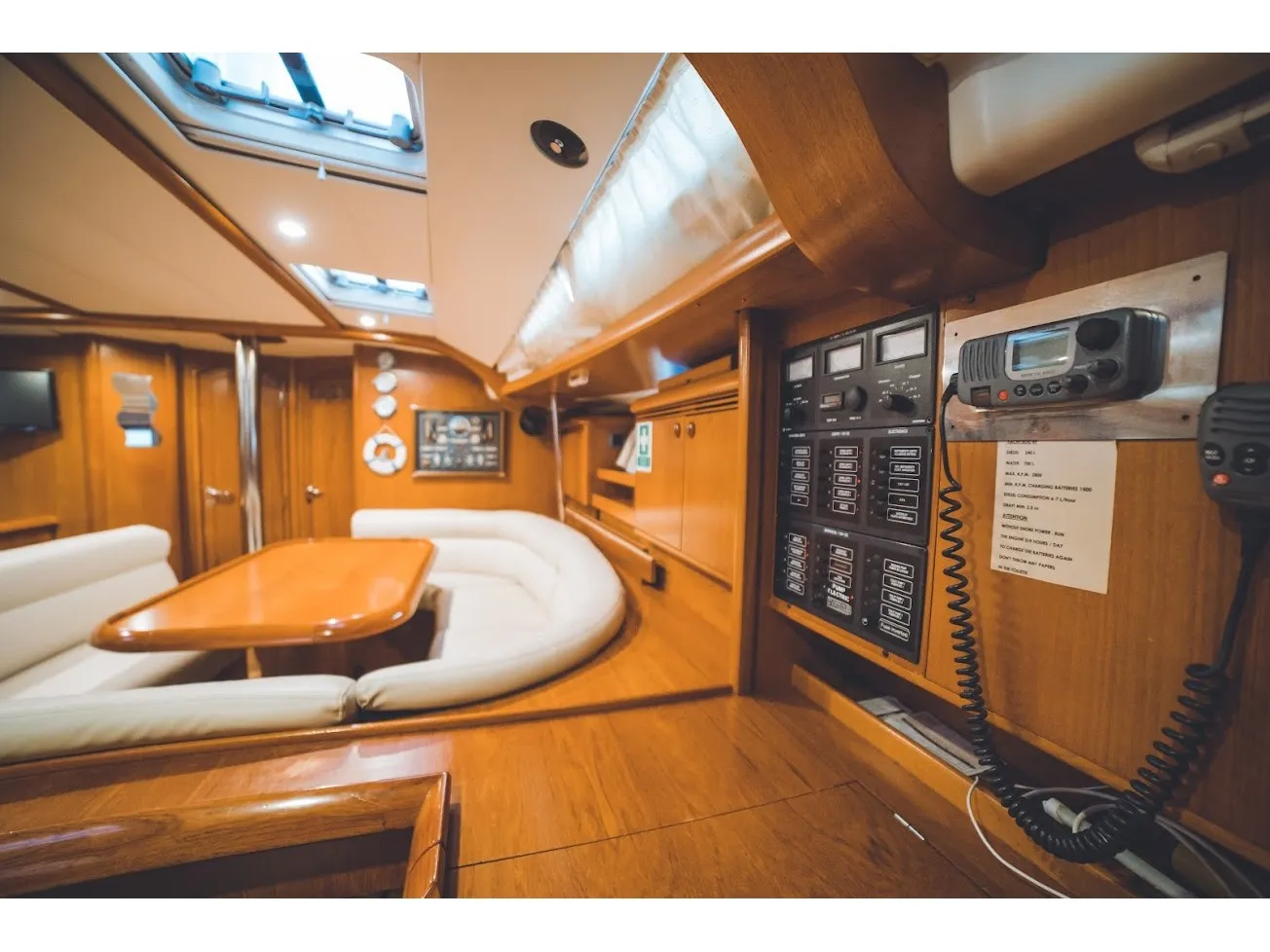 Sun Odyssey 49i Anax — Yachtfoto 11