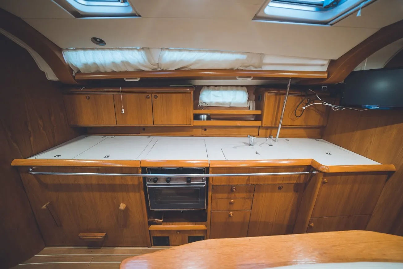 Sun Odyssey 49i Anax — Yachtfoto 6