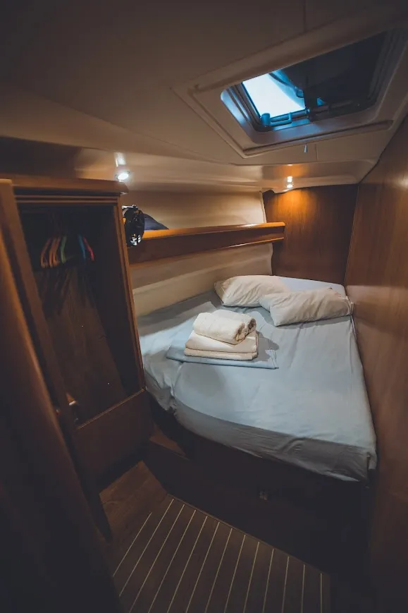 Sun Odyssey 49i Anax — Yachtfoto 2
