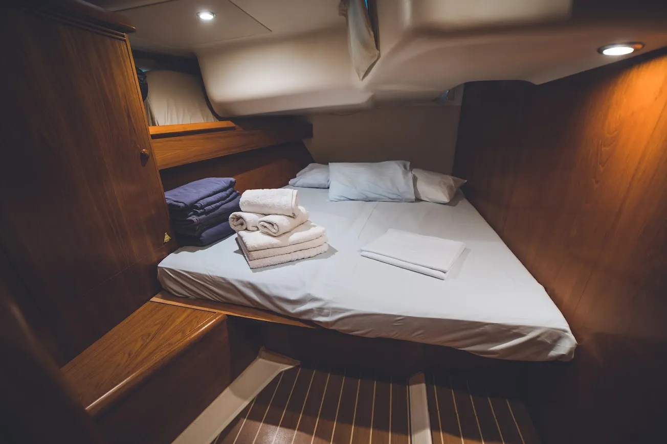 Sun Odyssey 49i Anax — Yachtfoto 12