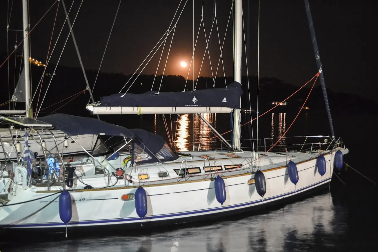 Sun Odyssey 49i Anax — Yachtfoto 15