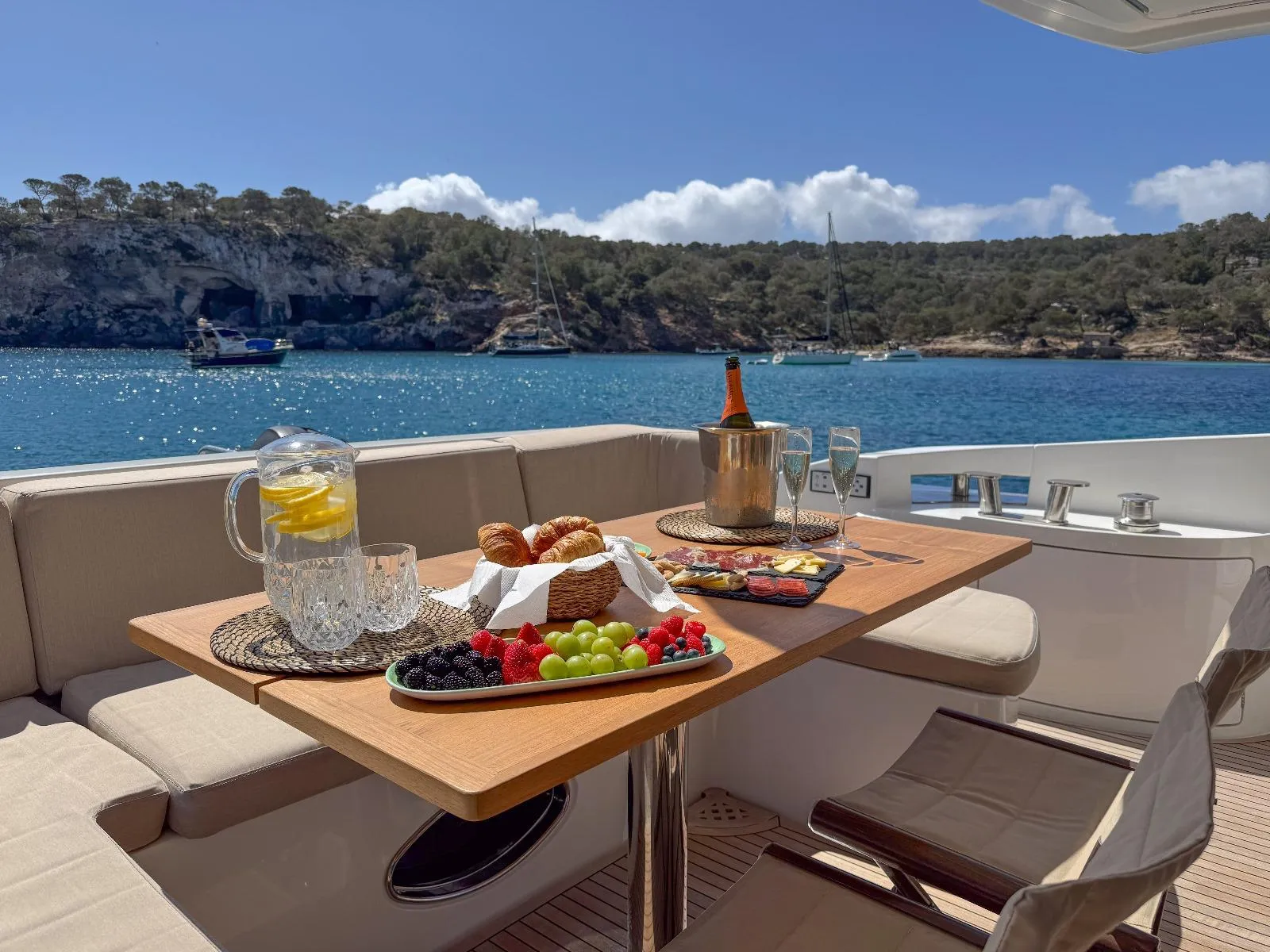 Azimut 64 Not Dead Yet — yacht photo 13