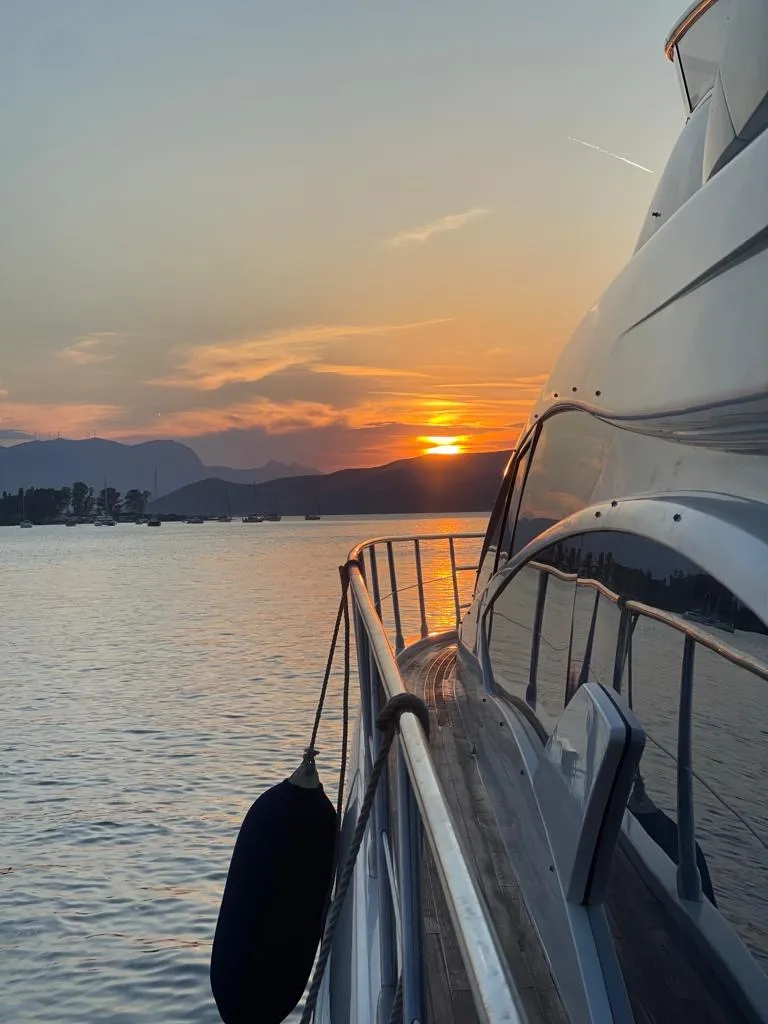 Azimut 64 Not Dead Yet — yacht photo 10