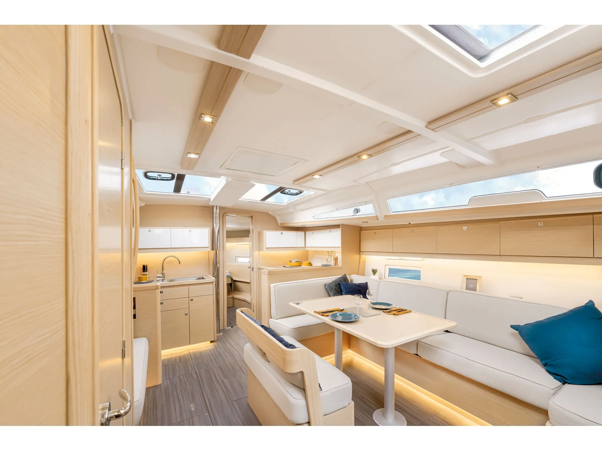 Dufour 430 Hermione — foto dello yacht n. 3