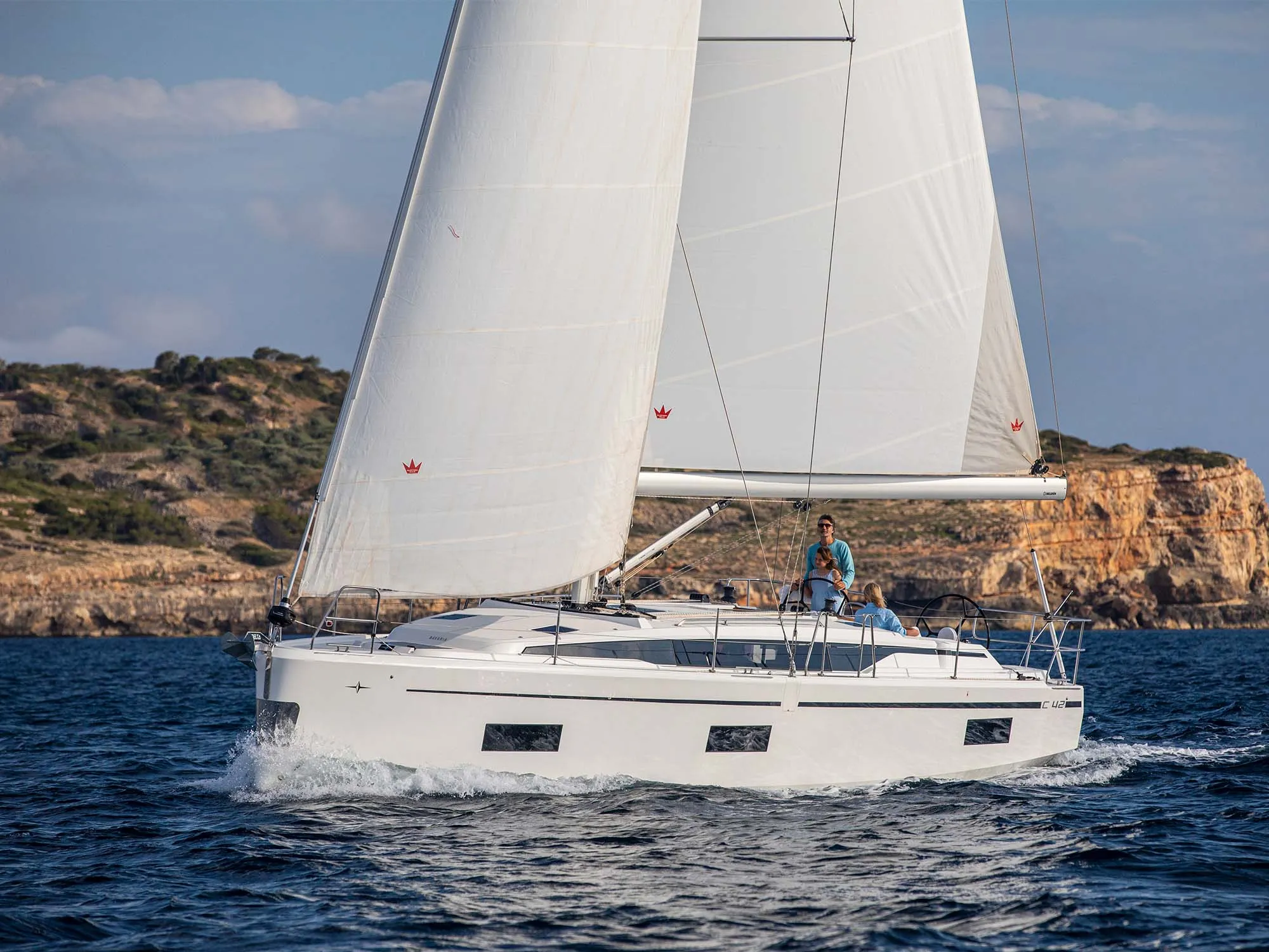 Bavaria C42 AI — jahtikuva 1