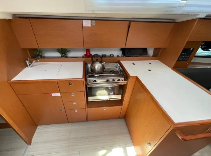 Bavaria C42 MAIA — фотография яхты 18