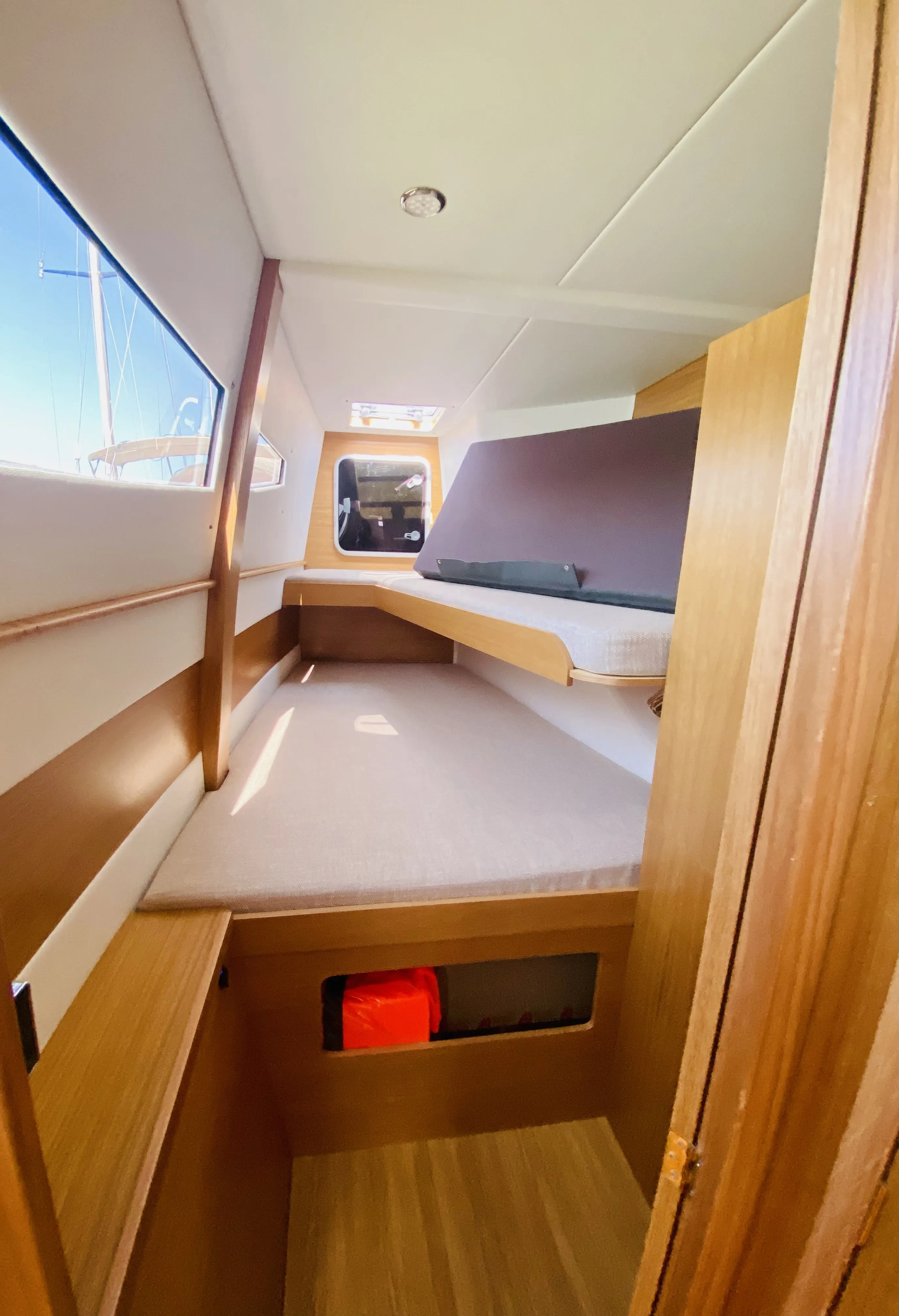 C-CAT 37 Altair — jahtikuva 4