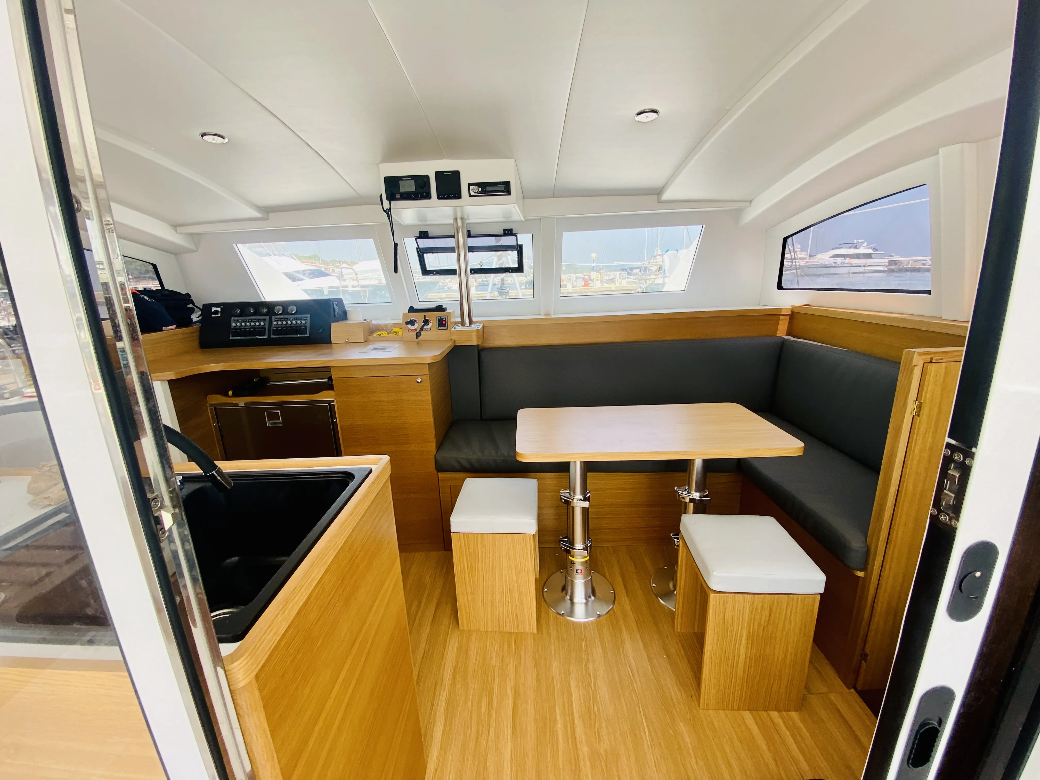 C-CAT 37 Altair — jahtikuva 6